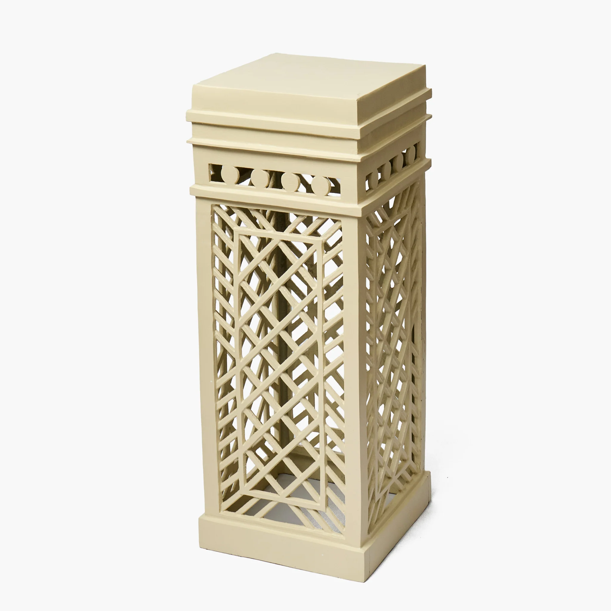 Adelaide Putty Lattice Urn & Pedestal - Image 3
