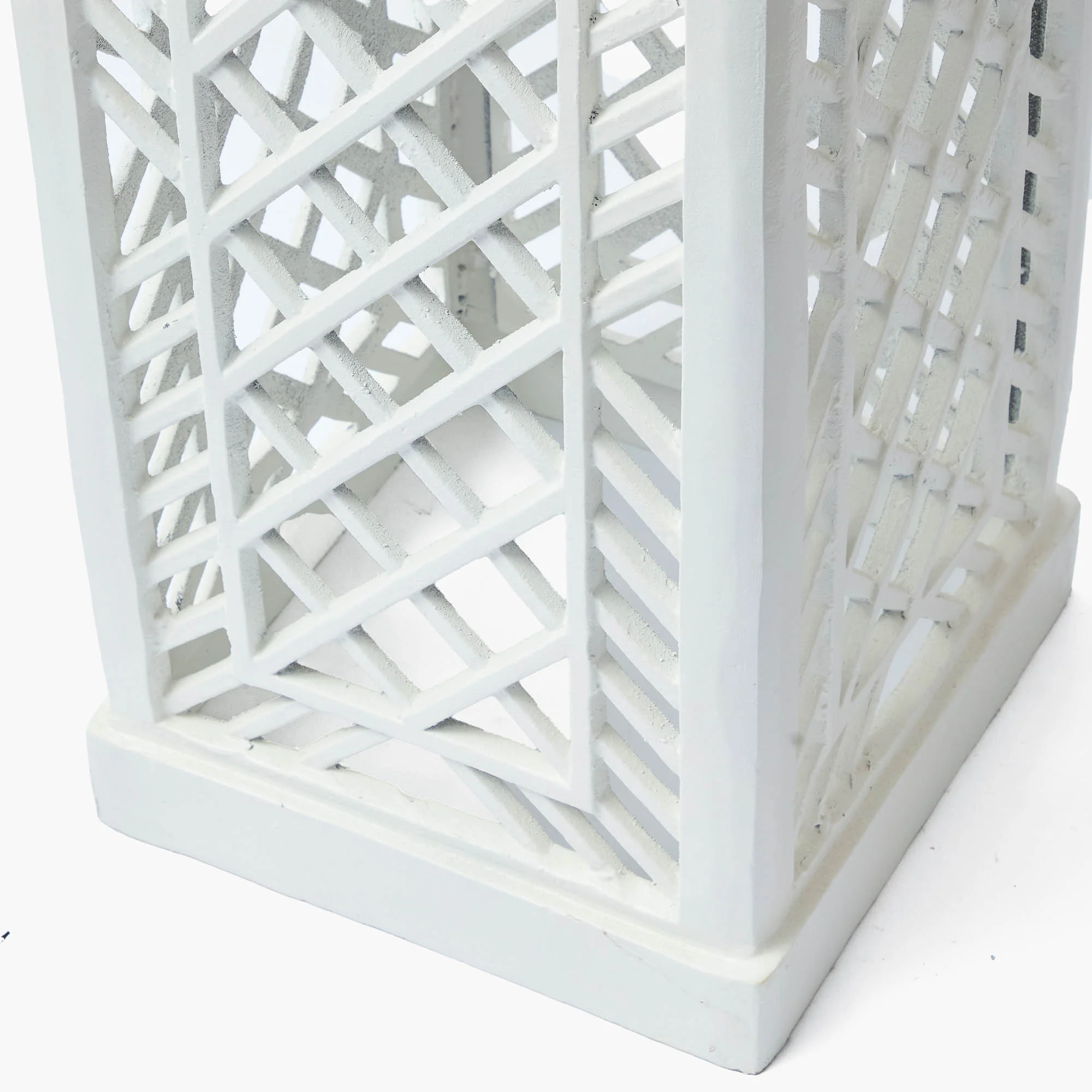 Adelaide White Lattice Urn & Pedestal - Image 9