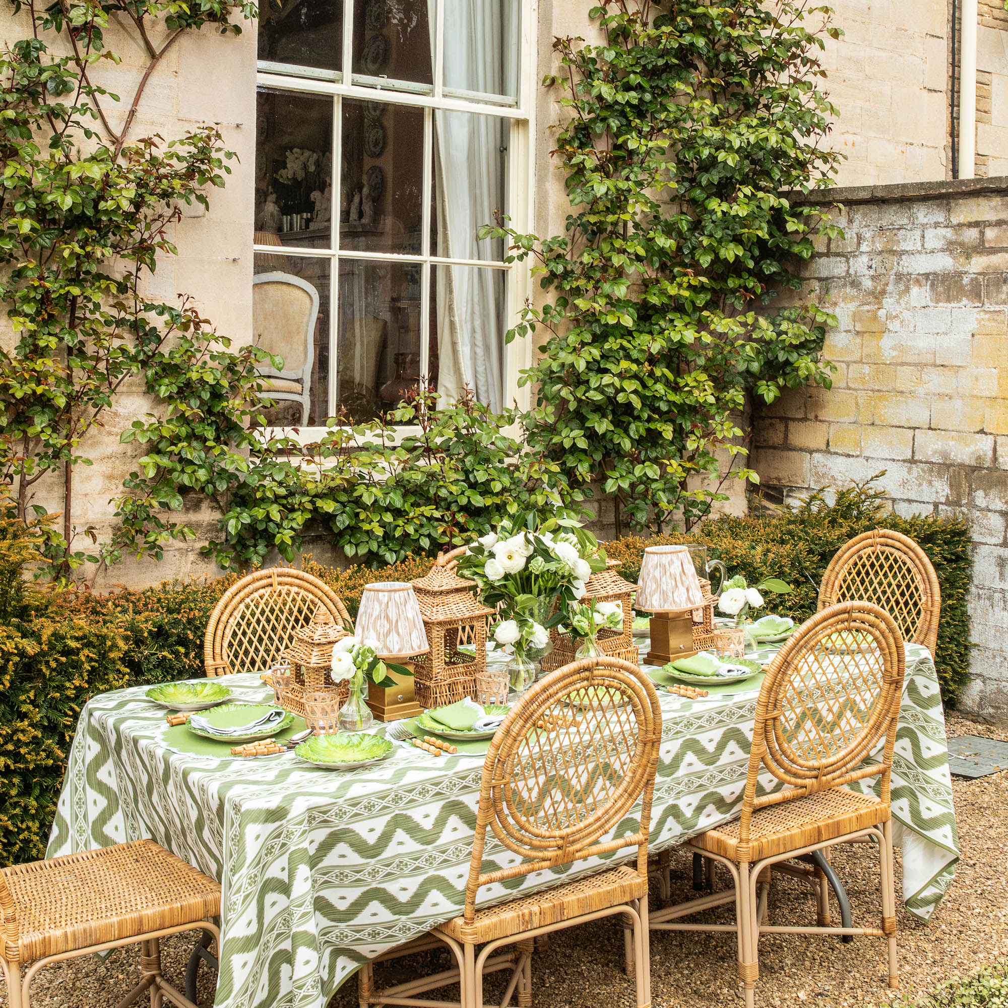Apple Green Isabella Round Placemats (Set of 4) - Image 6