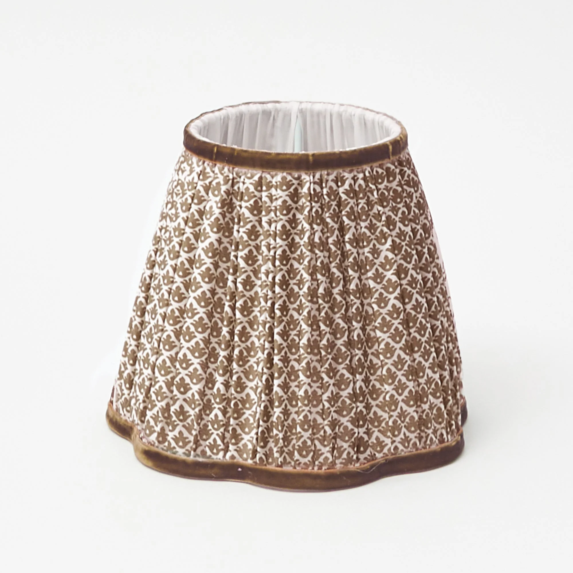 Rattan Bardot Rechargeable Lamp with Chocolate Lotus Shade (18cm) - Image 5