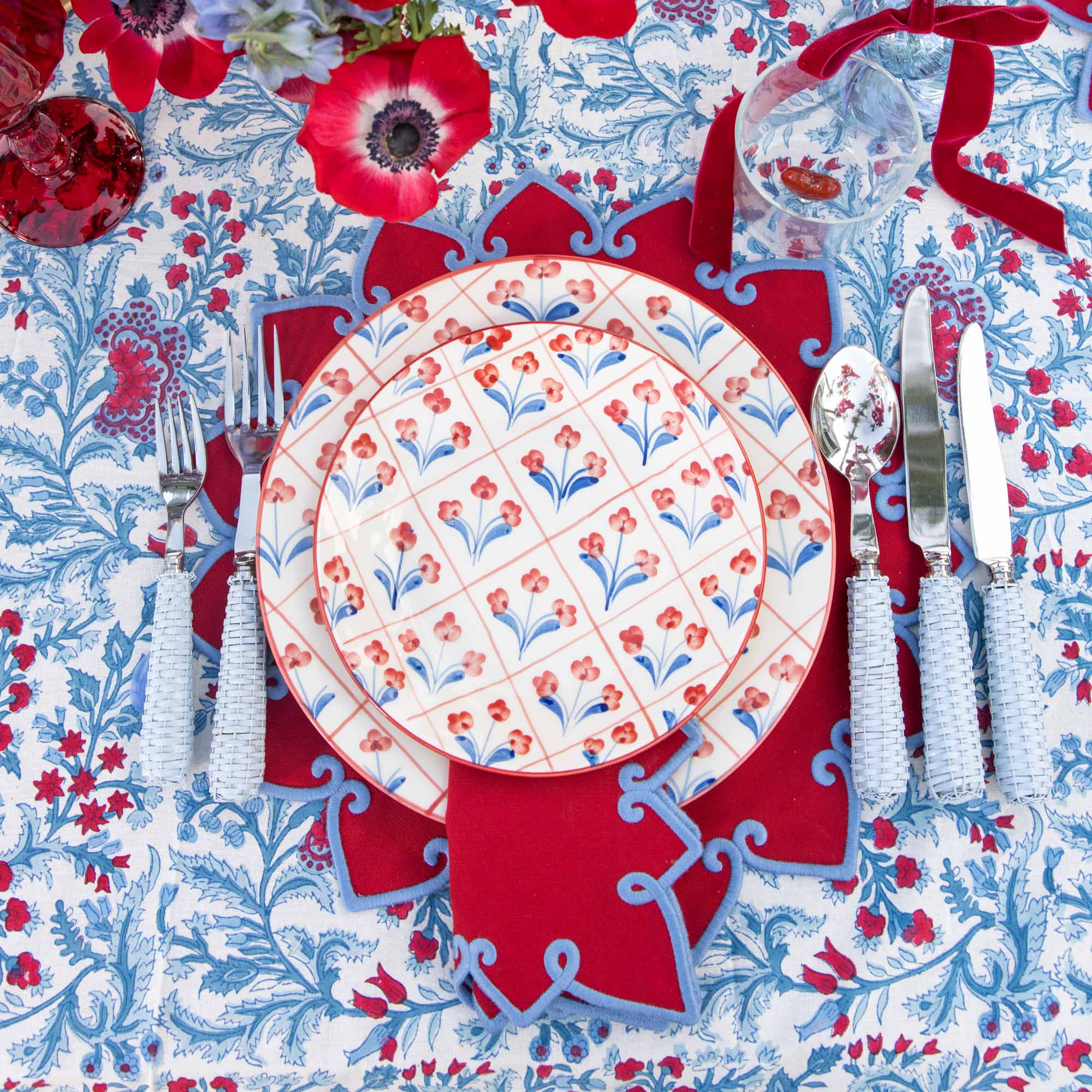 Blue & Red Floral Trellis Dinner & Starter Plates (Set of 8) - Image 2