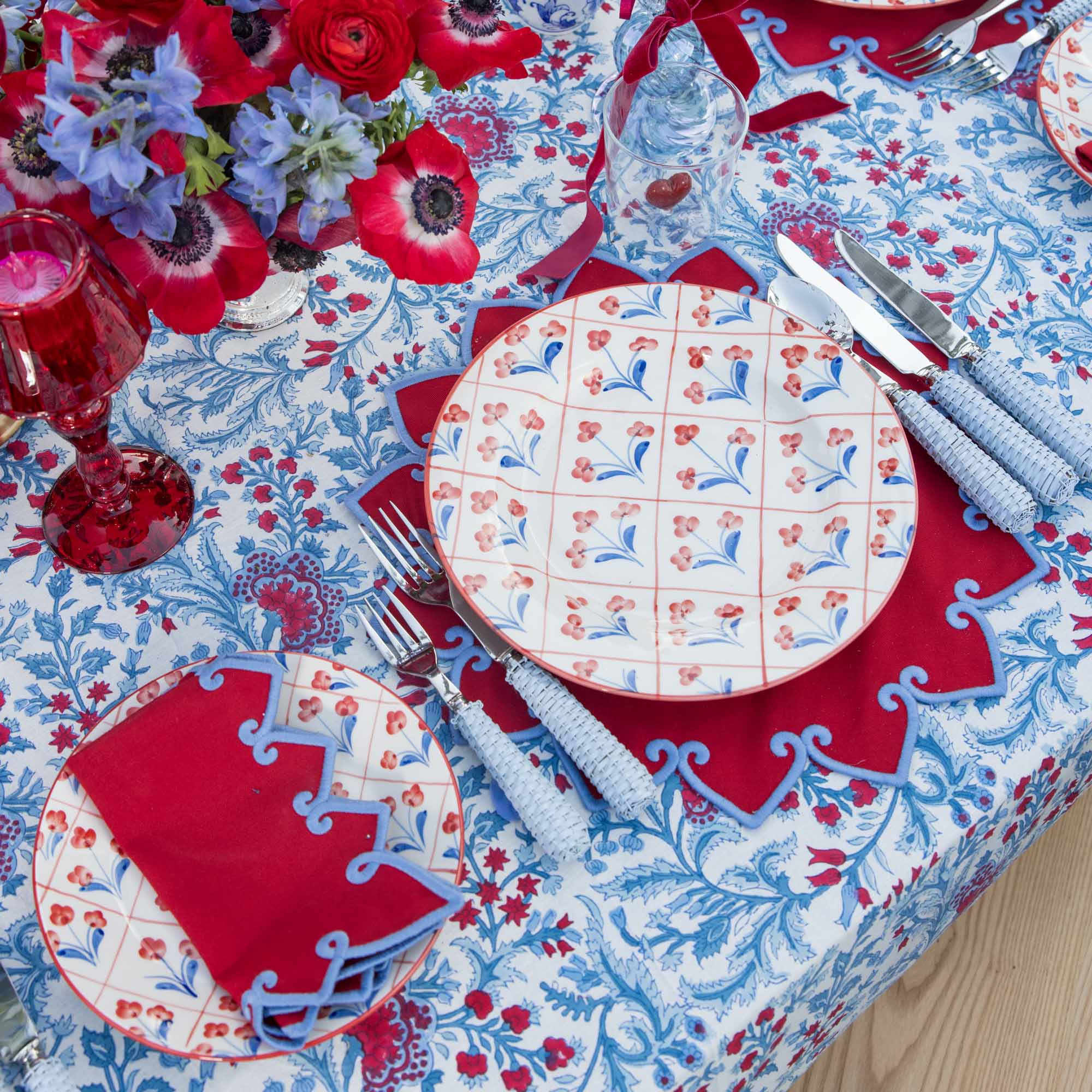 Blue & Red Floral Trellis Dinner & Starter Plates (Set of 8) - Image 7