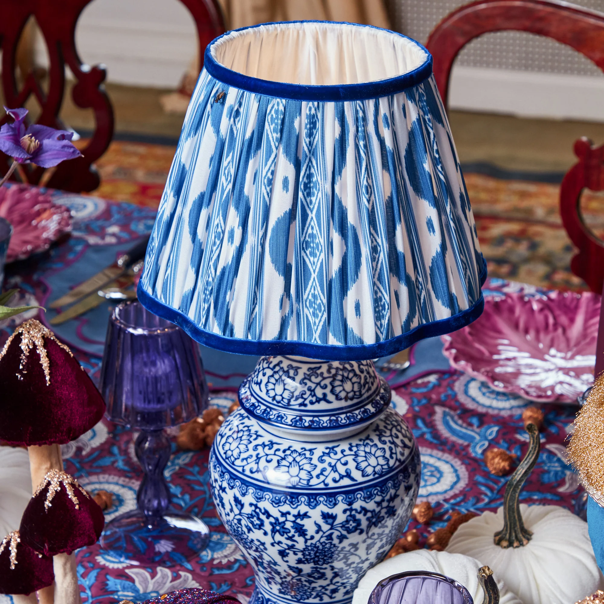 Chinoiserie Rechargeable Lamp with Cobalt Ikat Shade (22cm) - Image 7