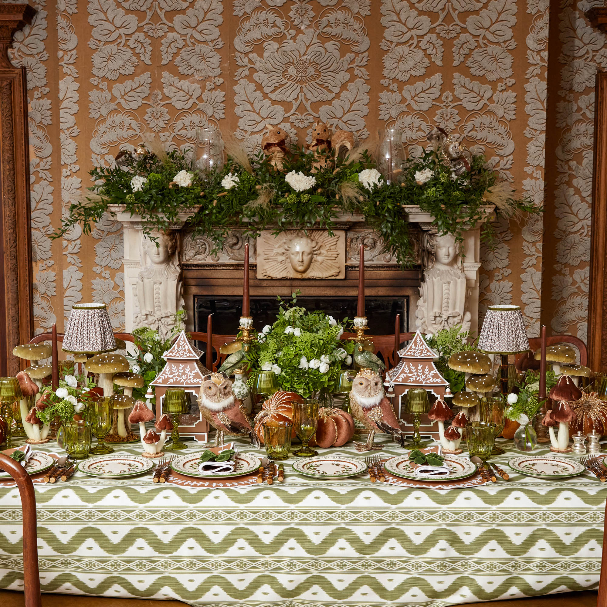 Chocolate Bow Laurel Placemats & Napkins (Set of 4) - Image 13