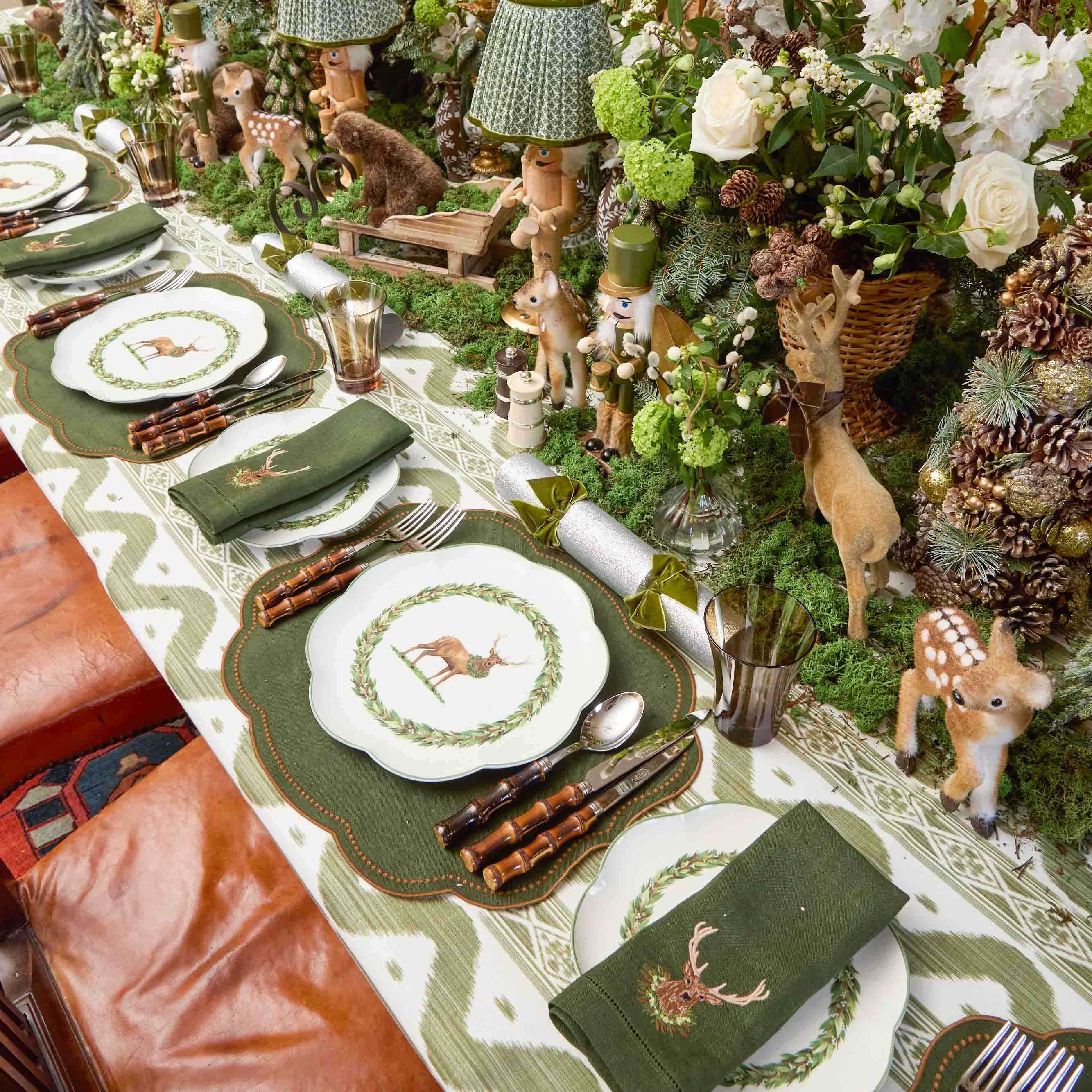 Stag Garland Dinner Plate - Image 7