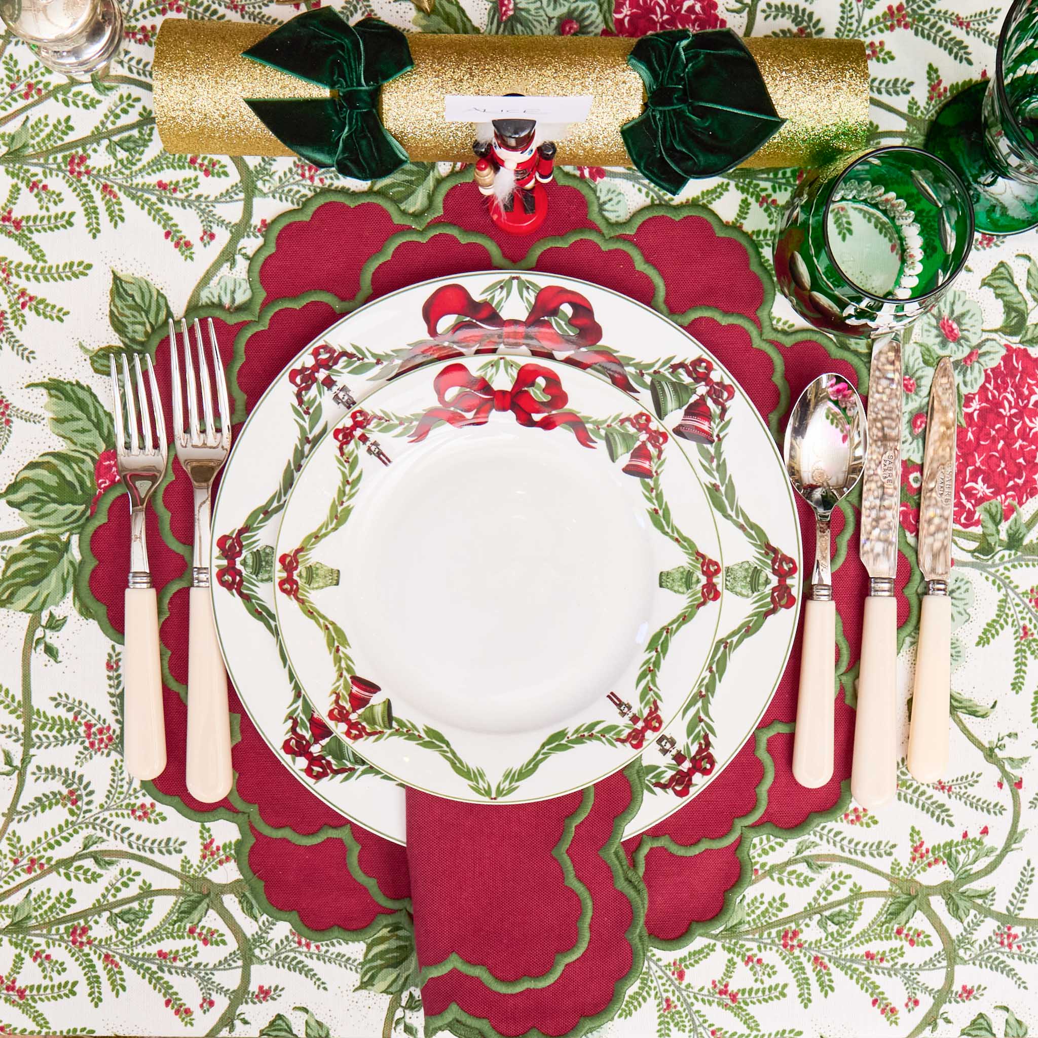 Christmas Garland Dinner & Starter Plates (Set of 8) - Image 2