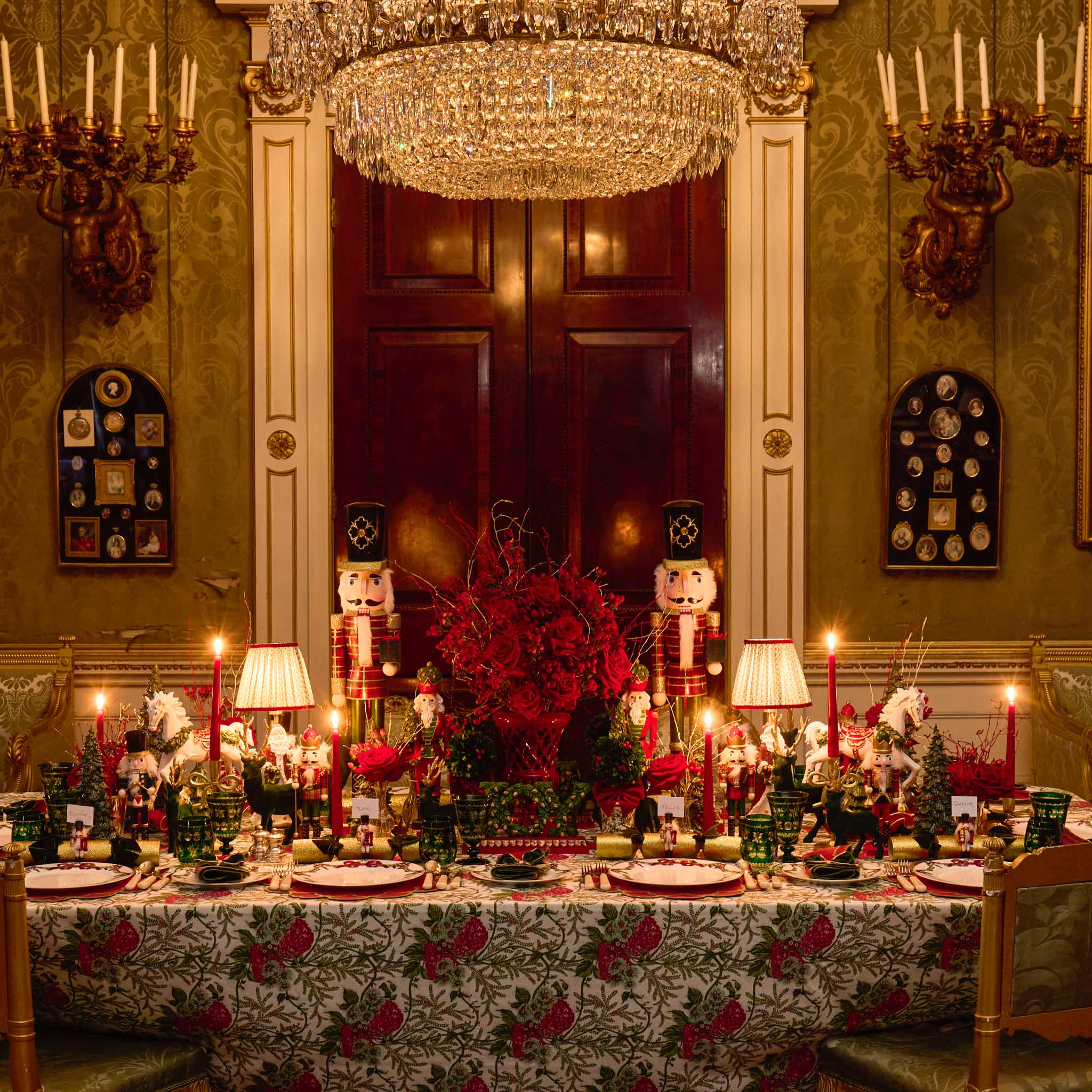Christmas Garland Dinner & Starter Plates (Set of 8) - Image 7