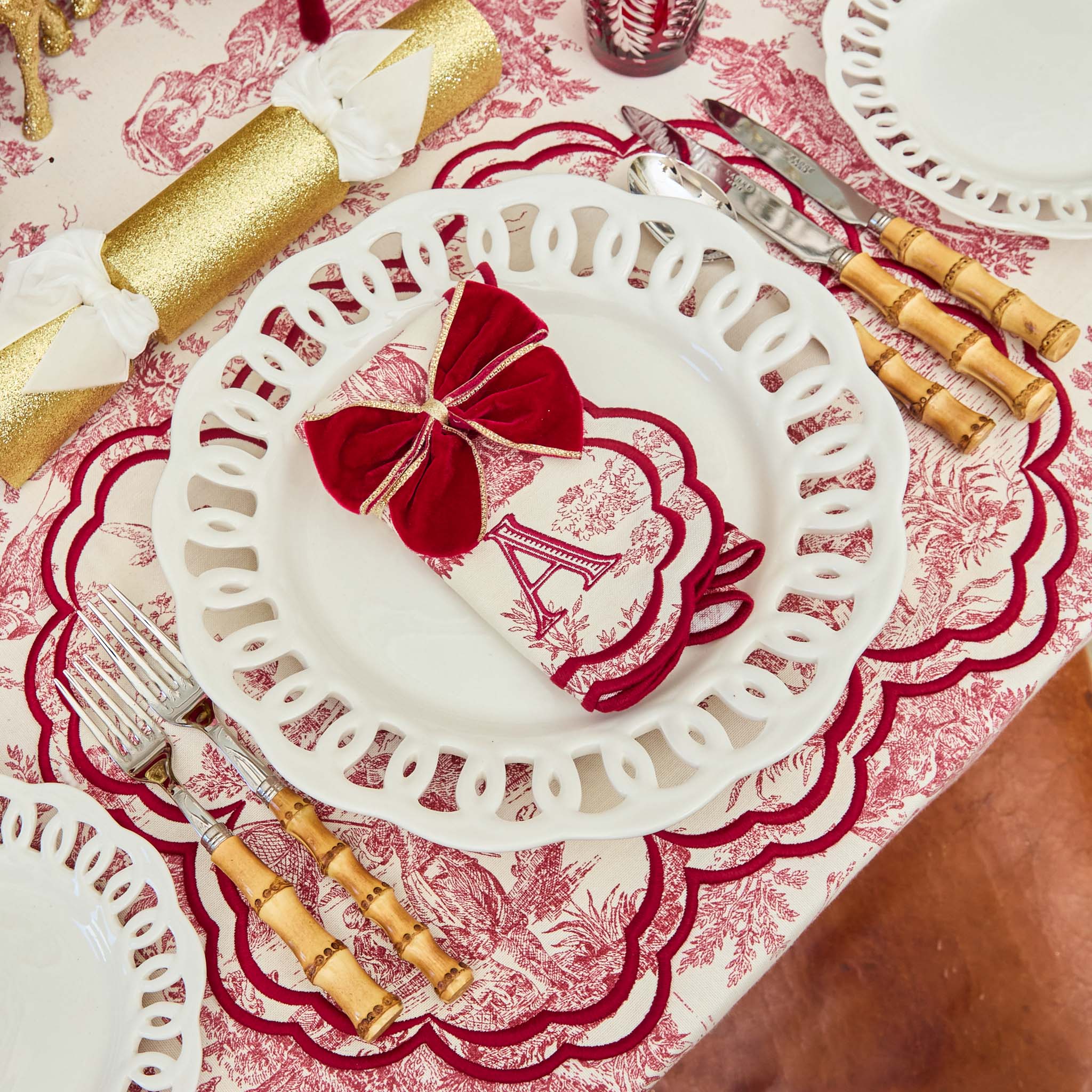 White Lace Dinner Plates (Set of 4) - Image 11