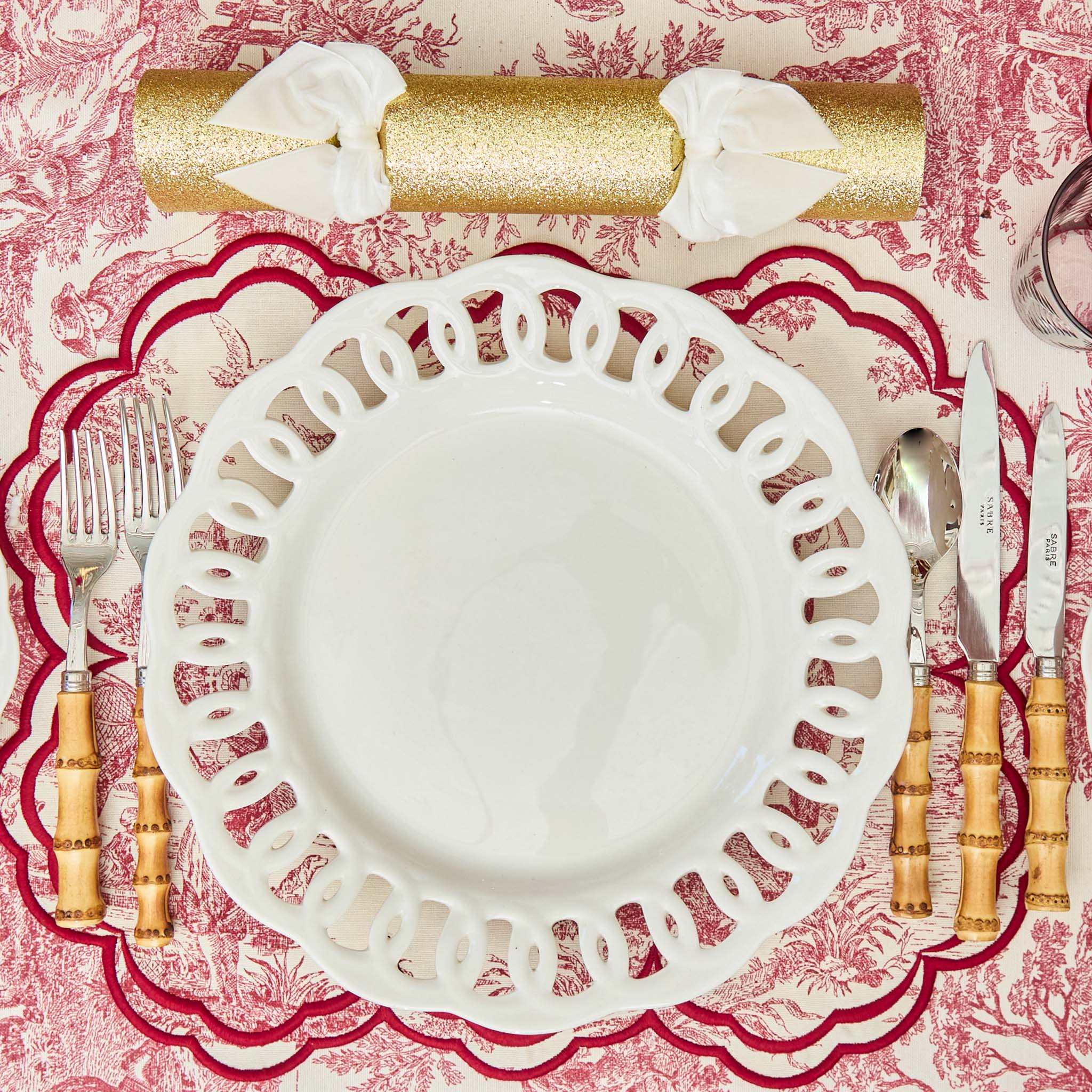 White Lace Dinner Plates (Set of 4) - Image 9