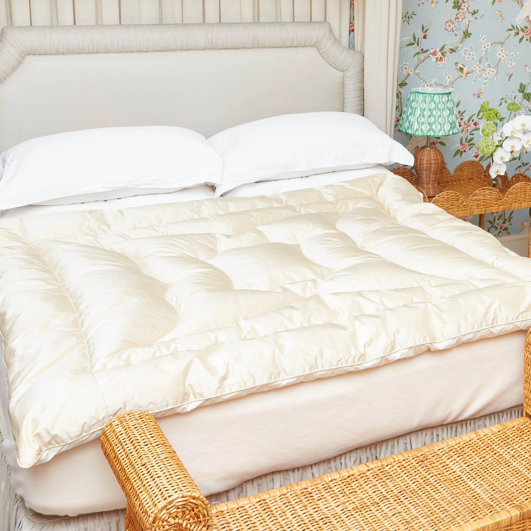 Cream Silk Eiderdown - Image 3
