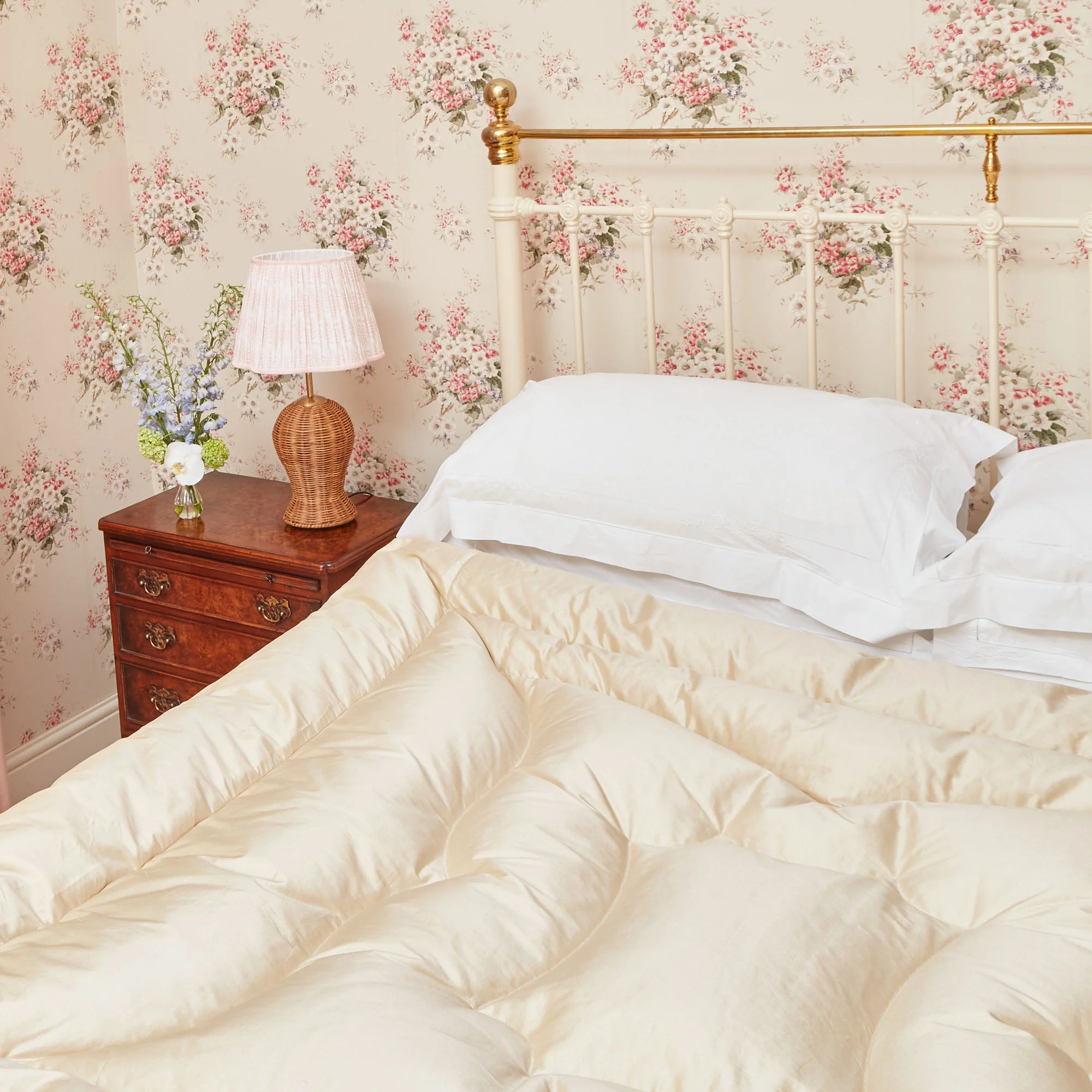 Cream Silk Eiderdown - Image 7