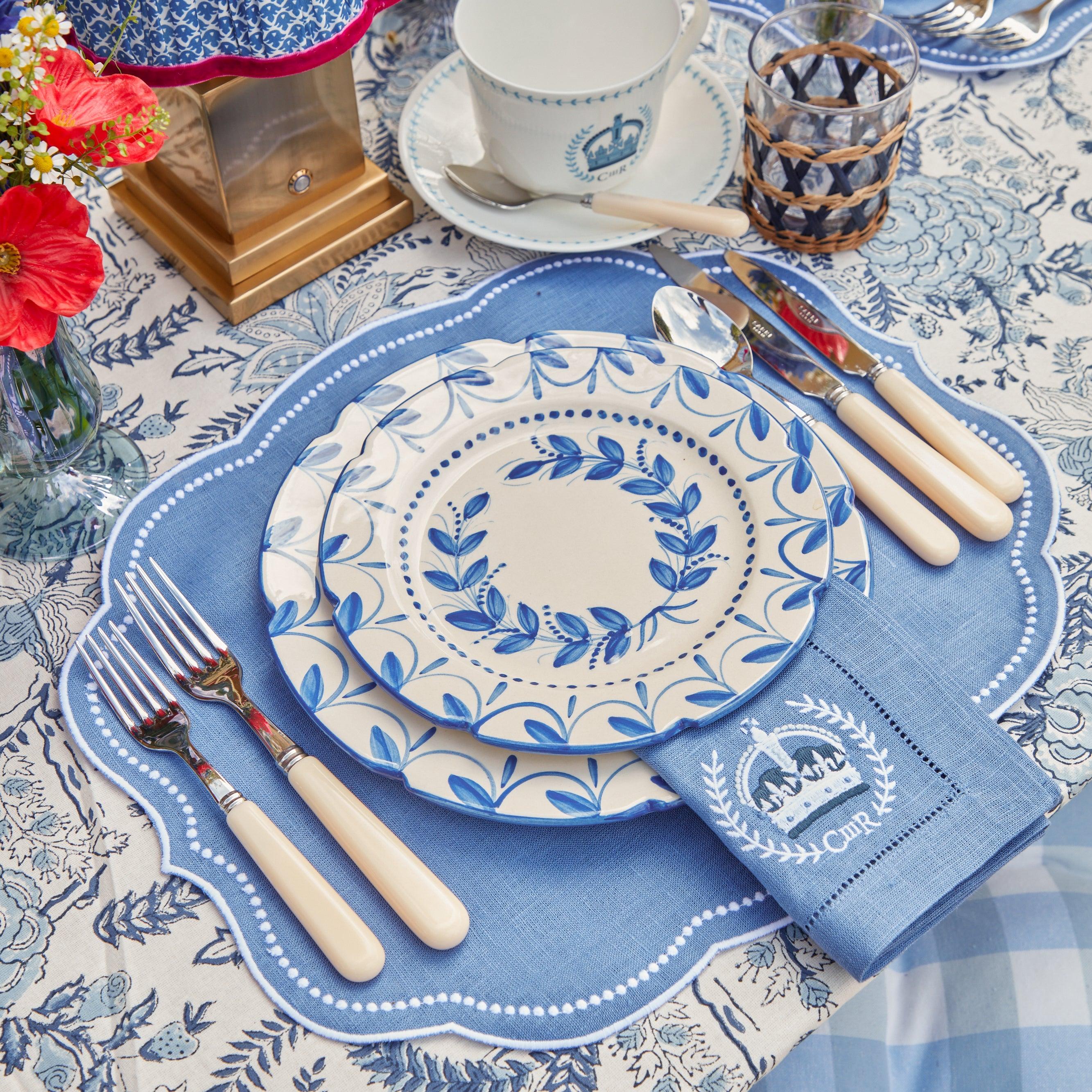 Elizabeth Blue Garland Dinner Plate - Image 15