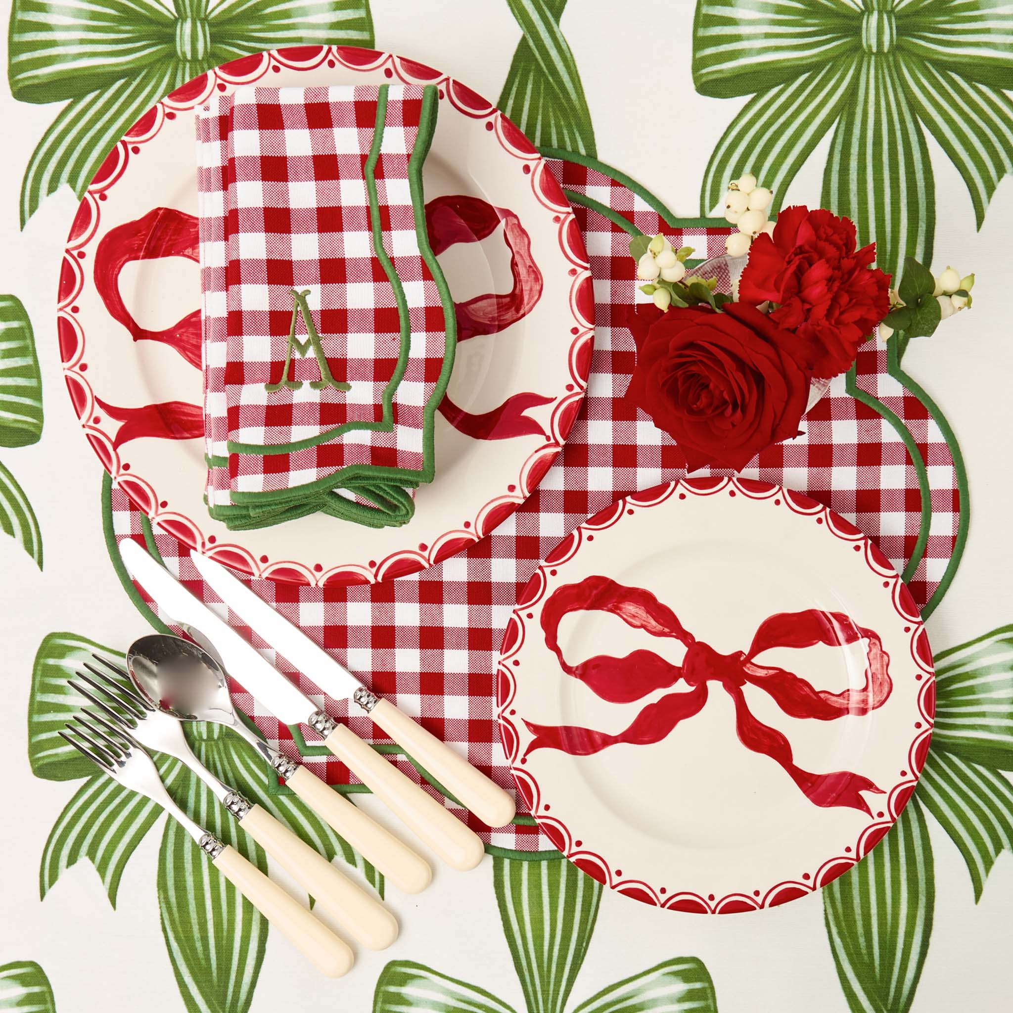 Marilyn Red Bow Starter Plate - Image 4