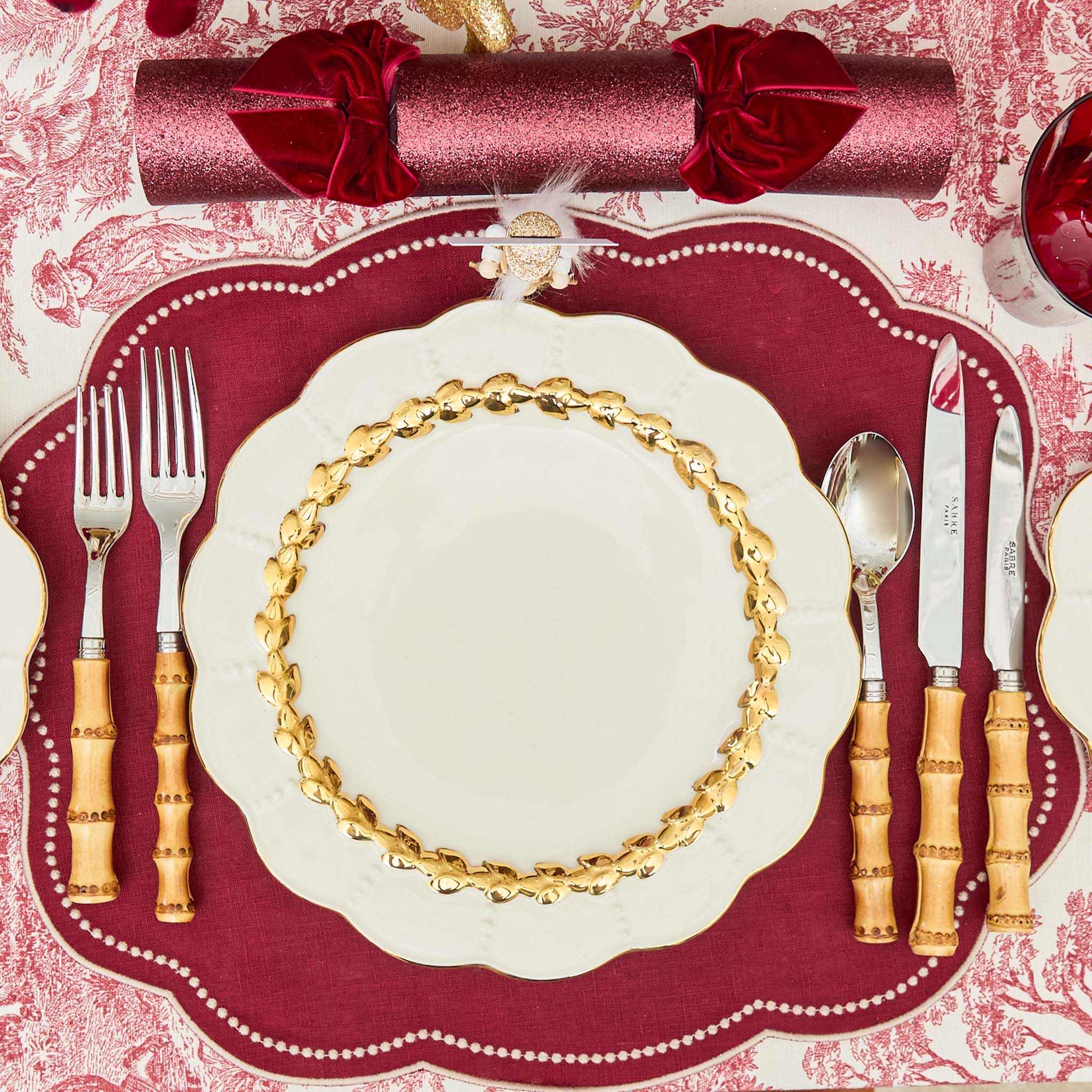 Gold Laurel Dinner Plate - Image 2