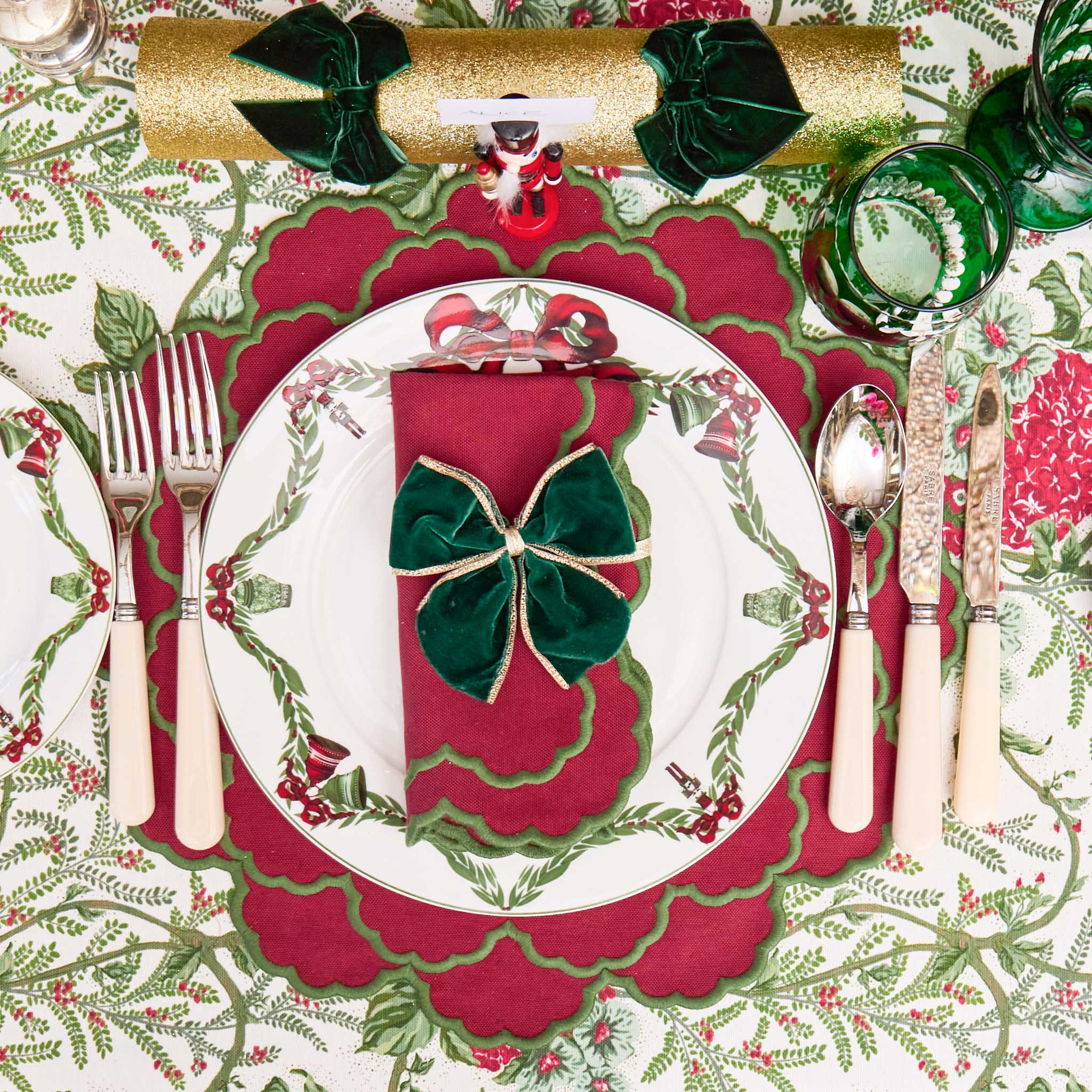 Dark Green Gold-Trimmed Velvet Napkin Bows (Set of 4) - Image 2