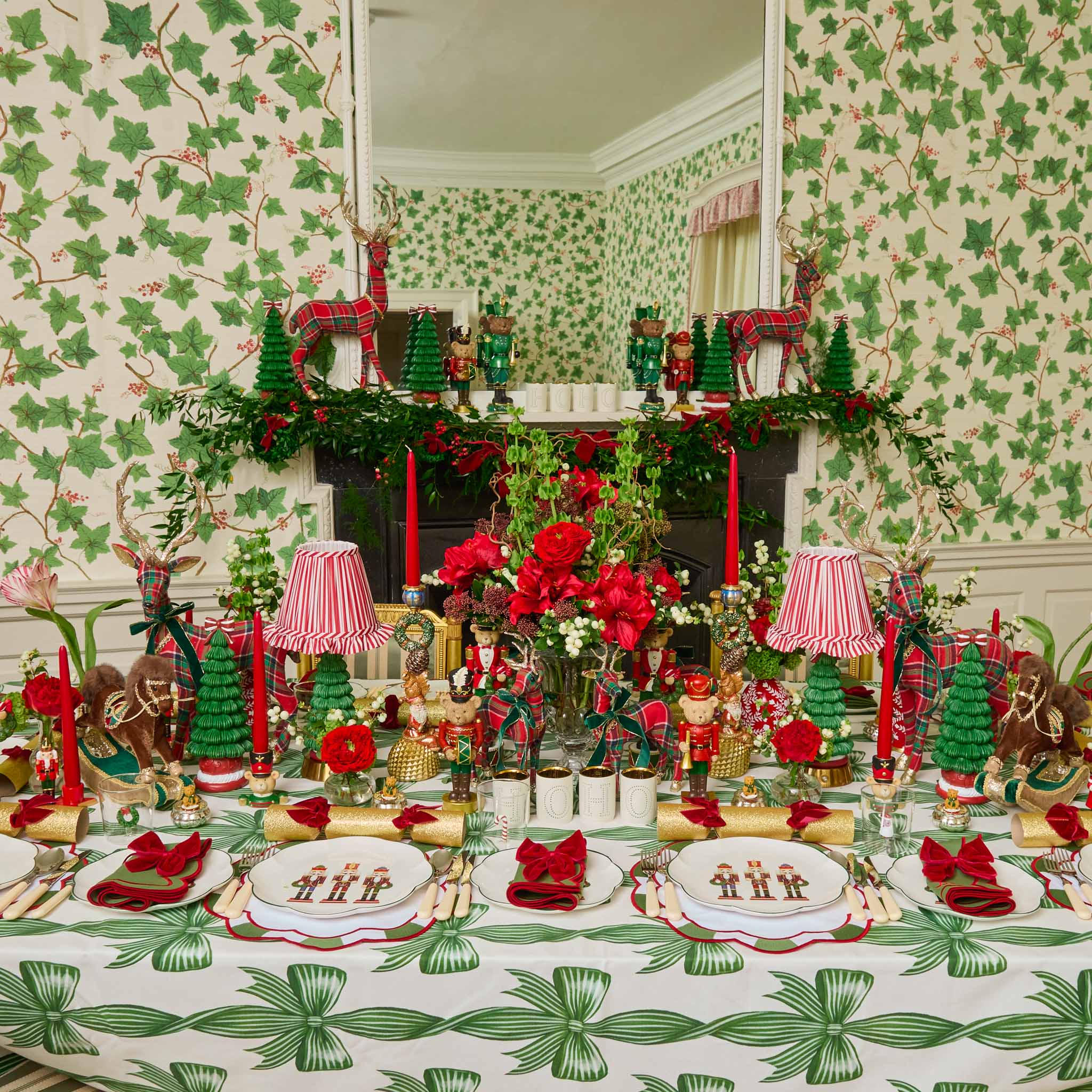 Green & Red Candycane Napkins (Set of 4) - Image 6