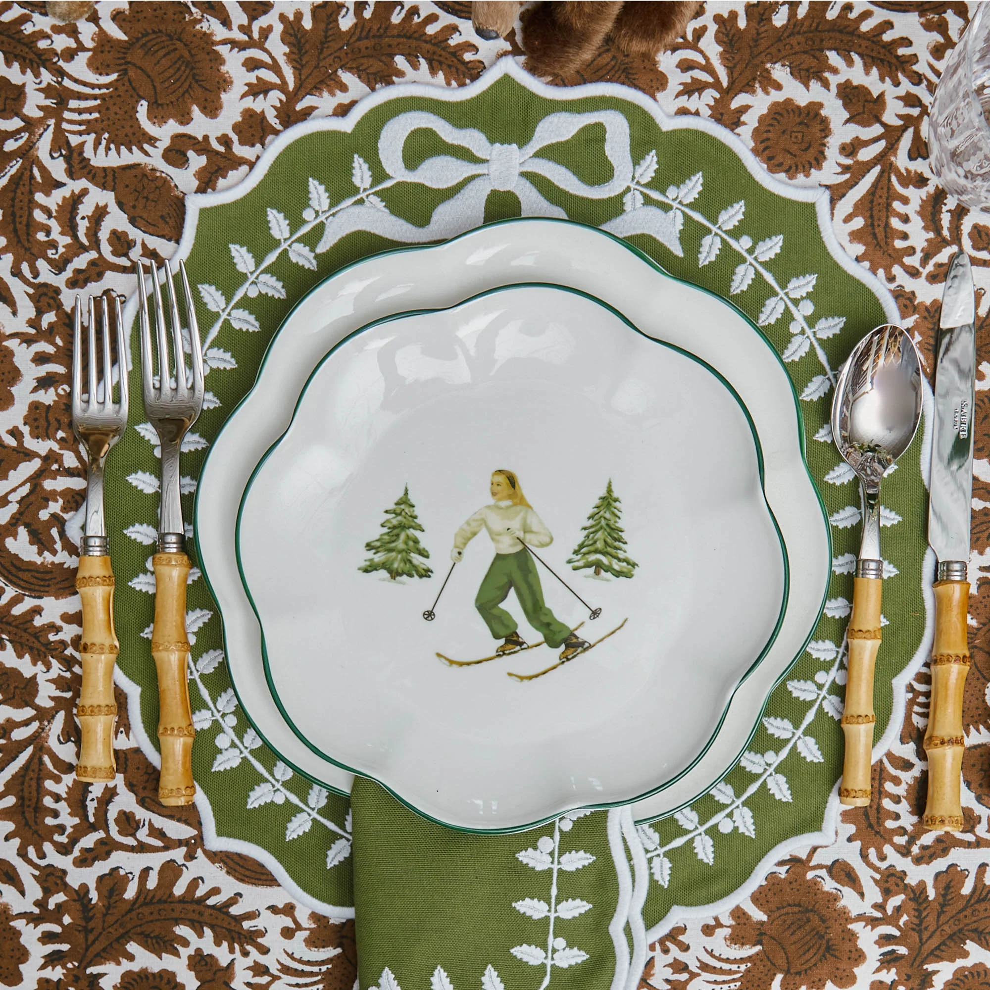 Green Bow Laurel Placemats & Napkins (Set of 4) - Image 4