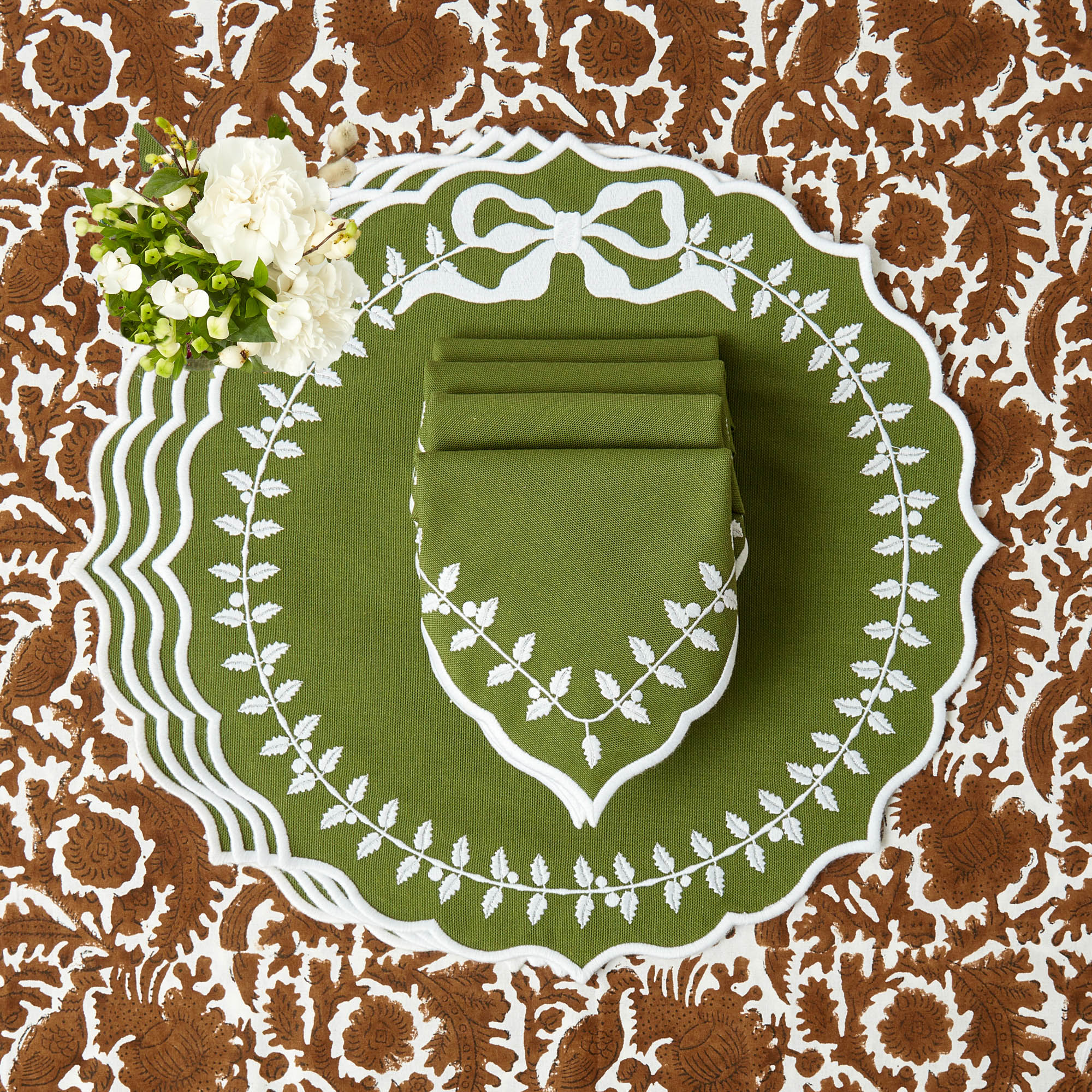 Green Bow Laurel Placemats & Napkins (Set of 4) - Image 5