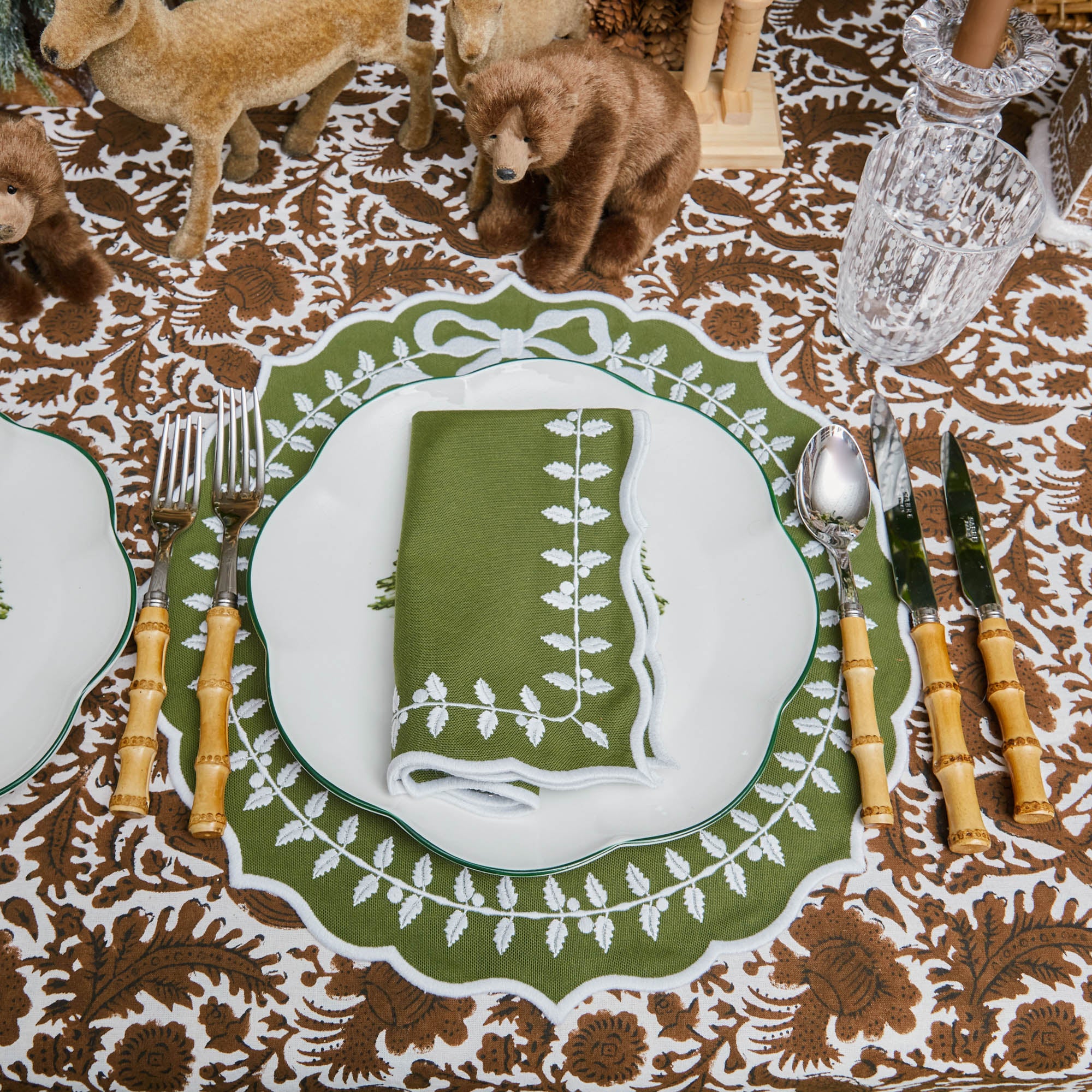 Green Bow Laurel Placemats & Napkins (Set of 4) - Image 9