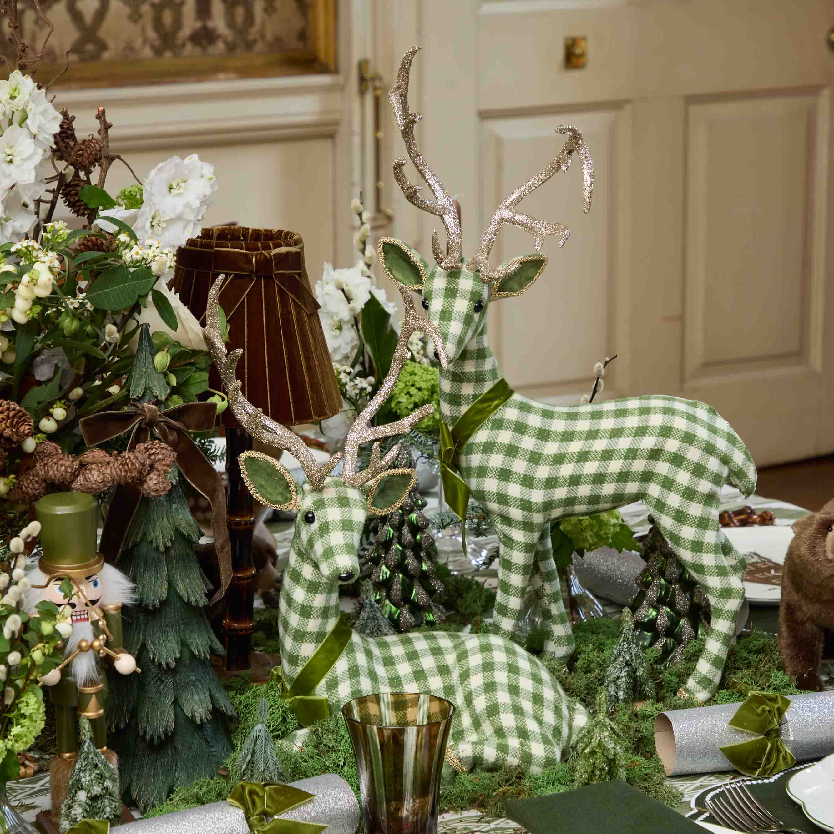 Green Gingham Sitting Deers (Pair) - Image 8
