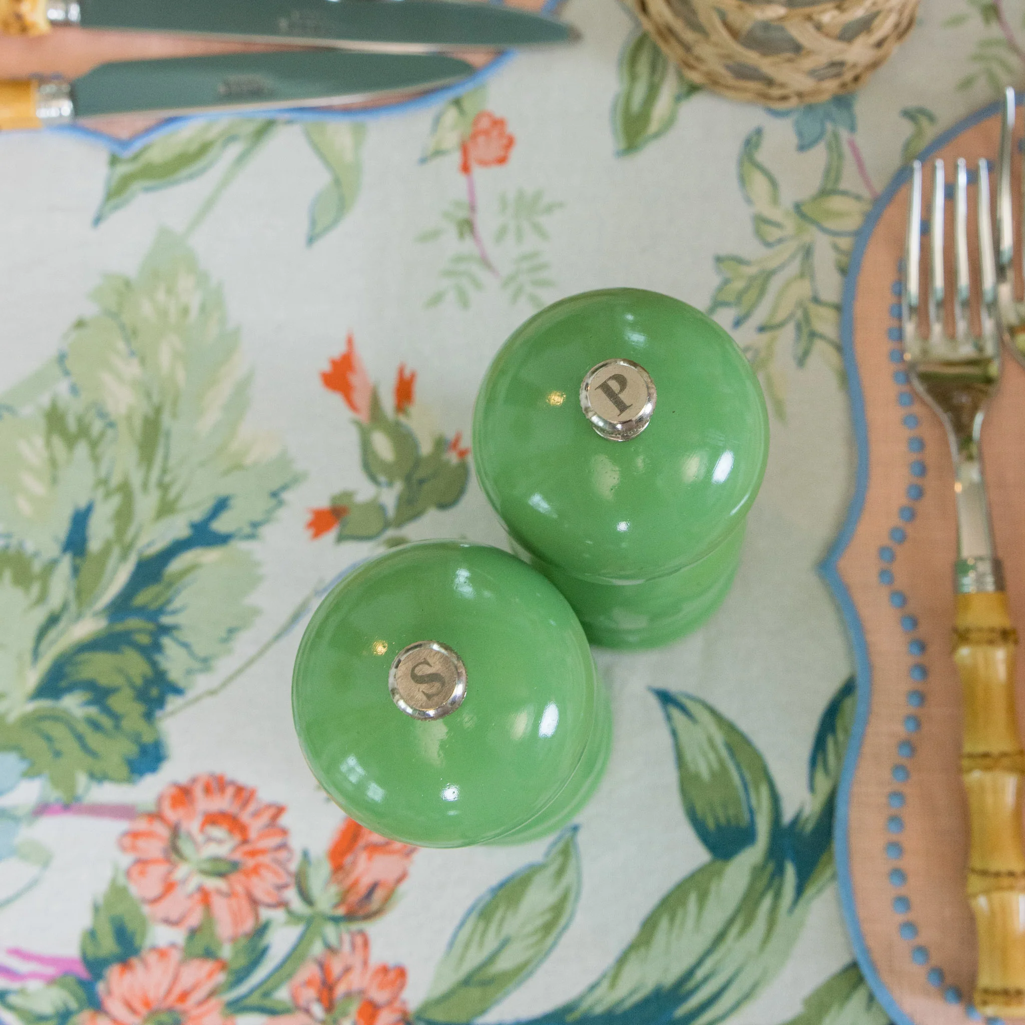 Green Lacquer Salt & Pepper Set - Image 6