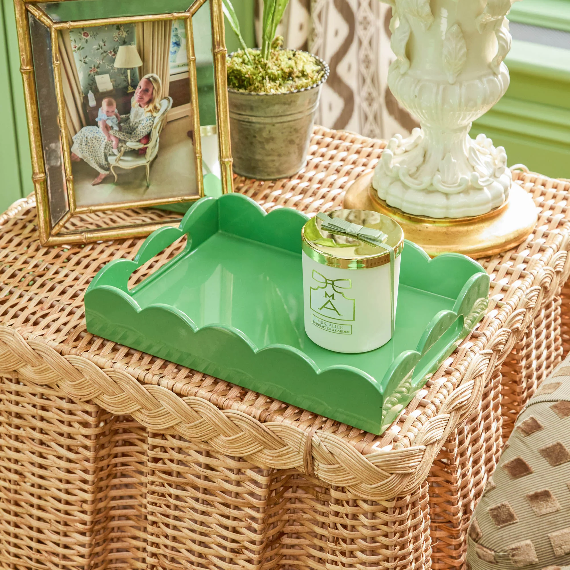 Green Small Scalloped Lacquer Tray - Image 3