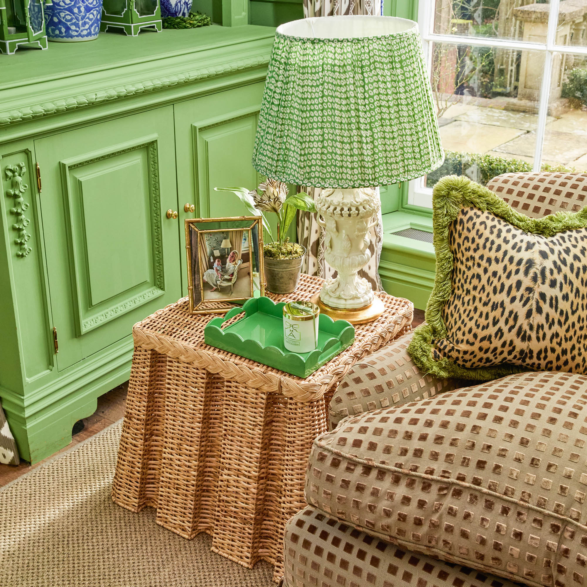 Green Lacquer Trayscape - Image 4