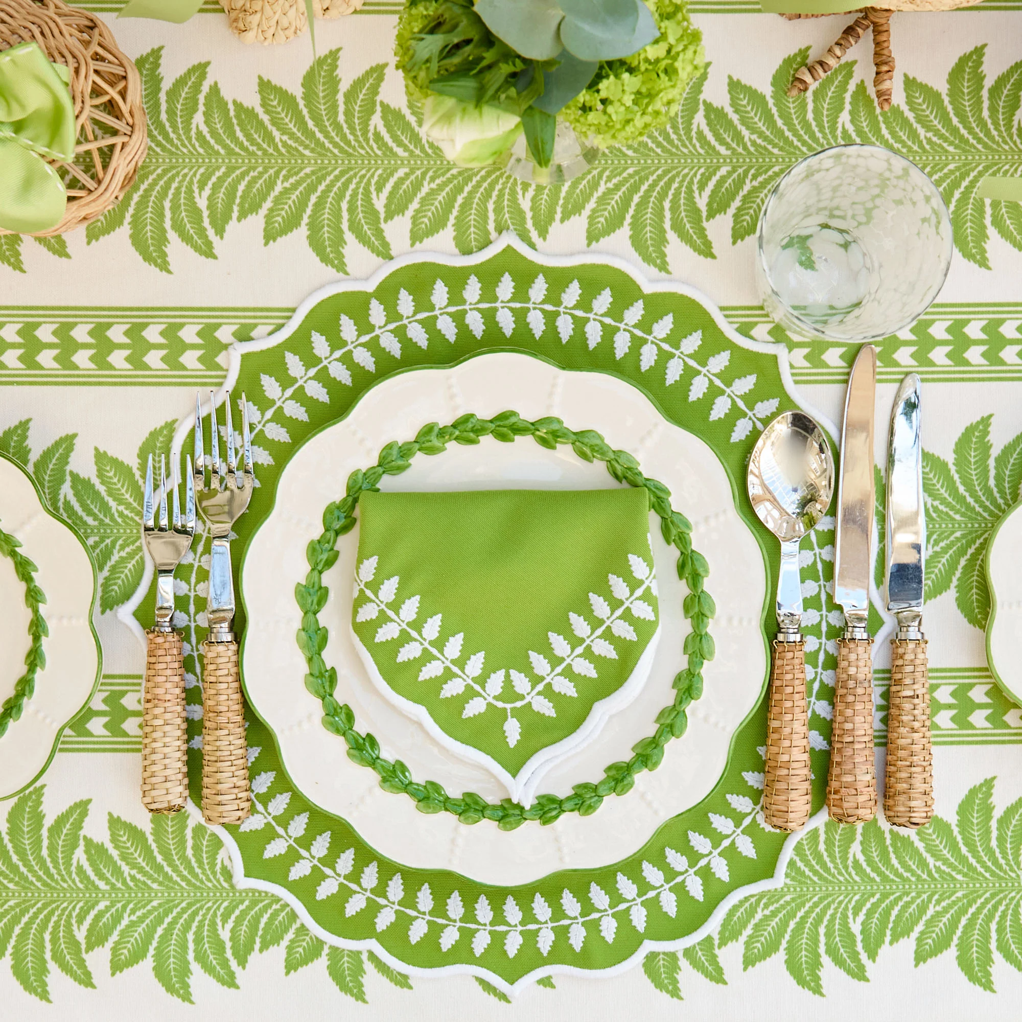 Green Laurel Dinner Plate - Image 15