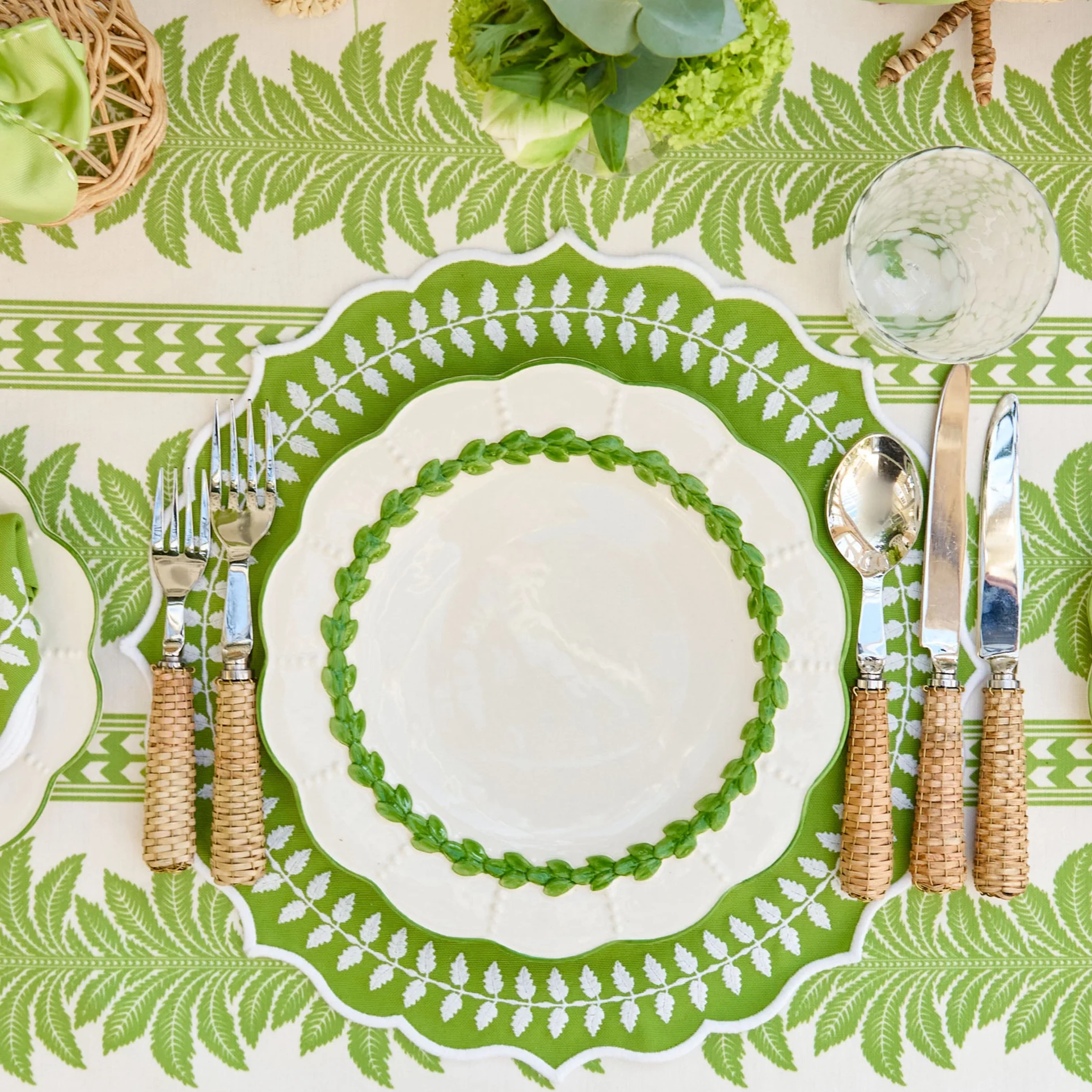Green Laurel Dinner Plates (Set of 4) - Image 10
