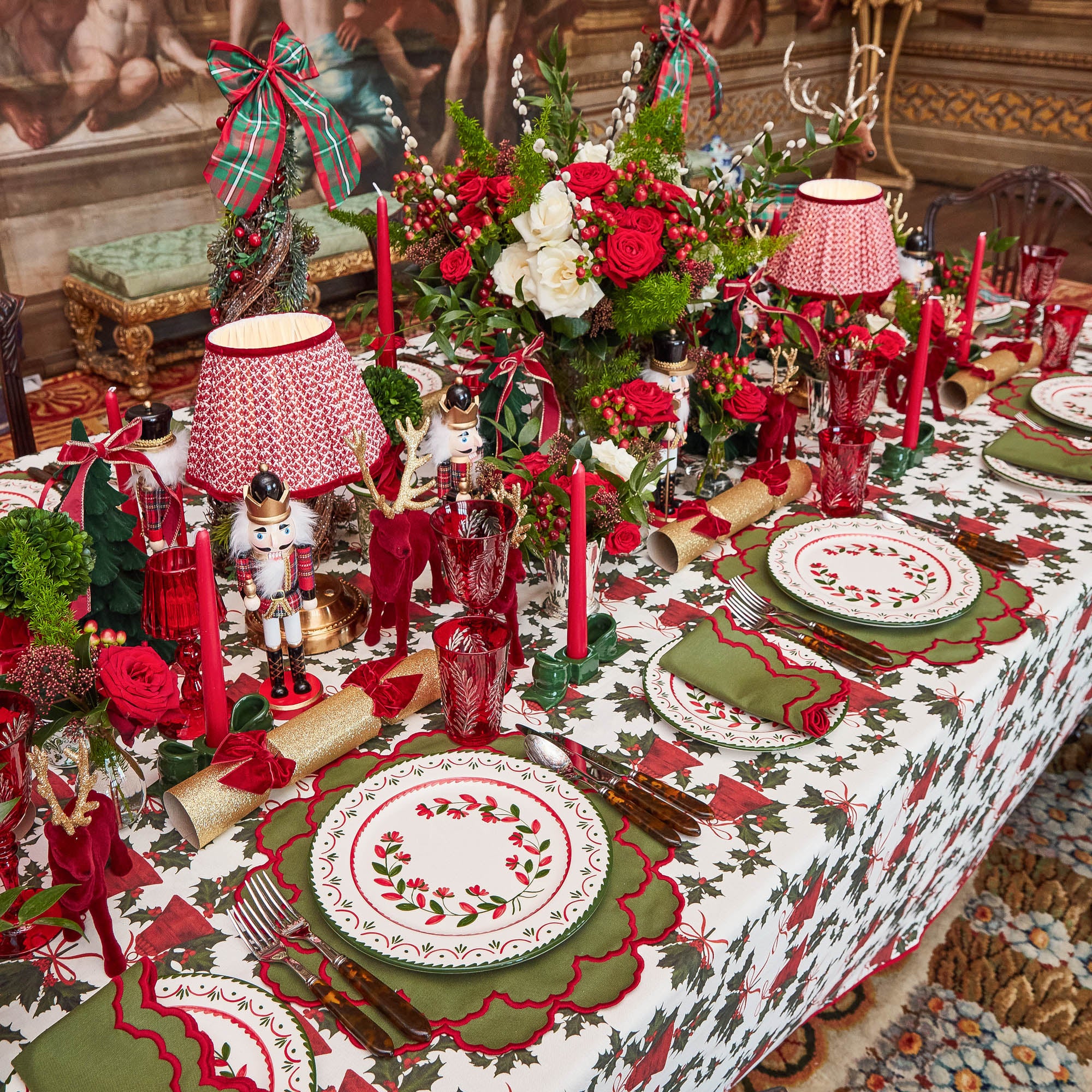Lily Green & Red Napkins (Set of 4) - Image 3