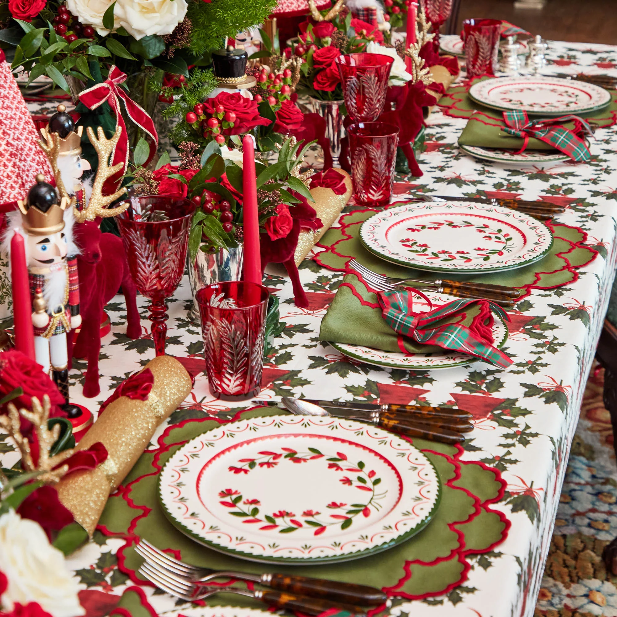 Lily Green & Red Napkins (Set of 4) - Image 8