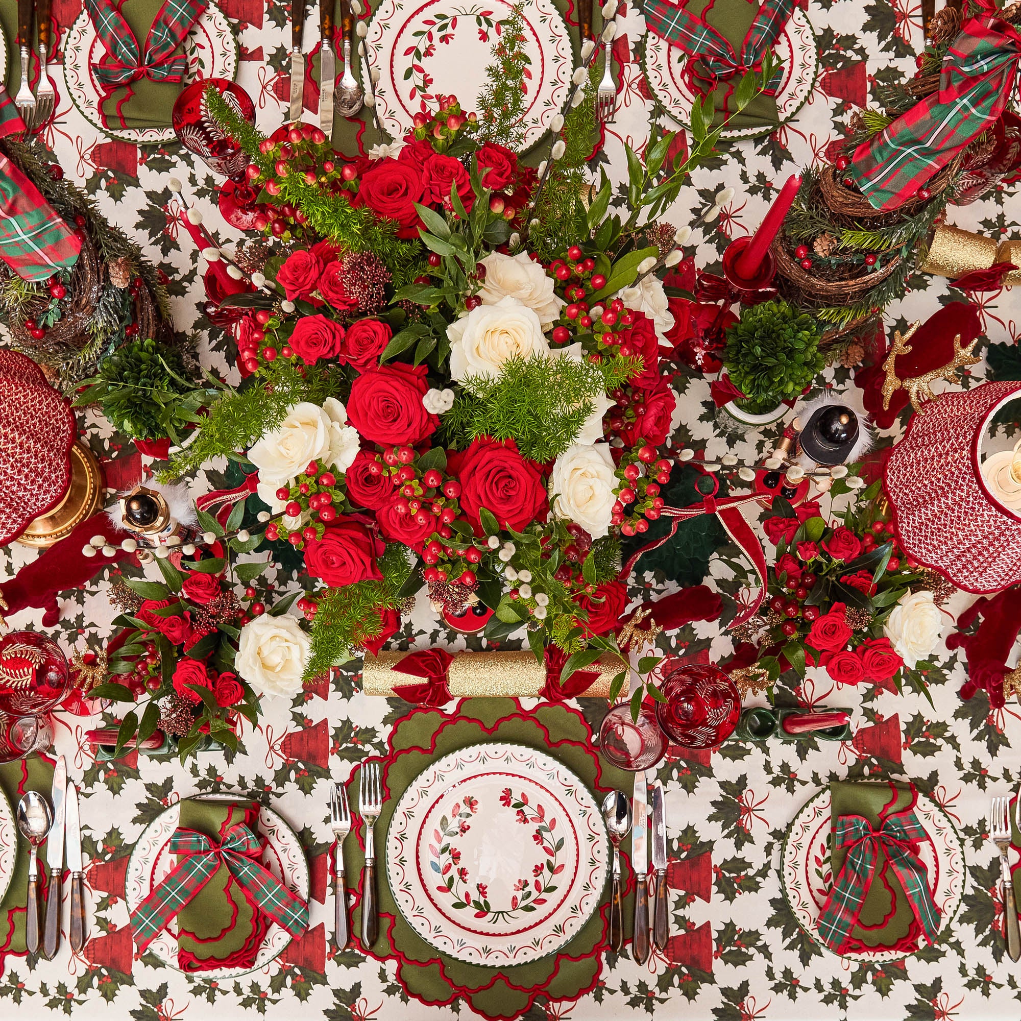 Lily Green & Red Placemats & Napkins (Set of 4) - Image 8