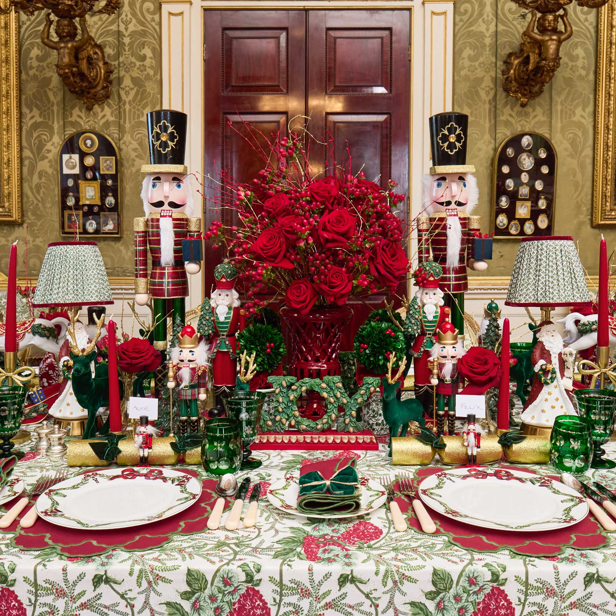 Christmas Garland Dinner & Starter Plates (Set of 8) - Image 4