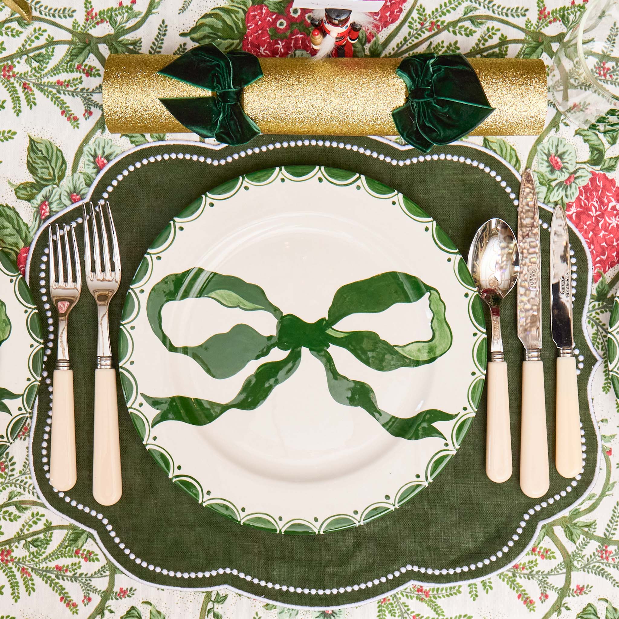 Marilyn Forest Green Bow Dinner Plate - Image 2