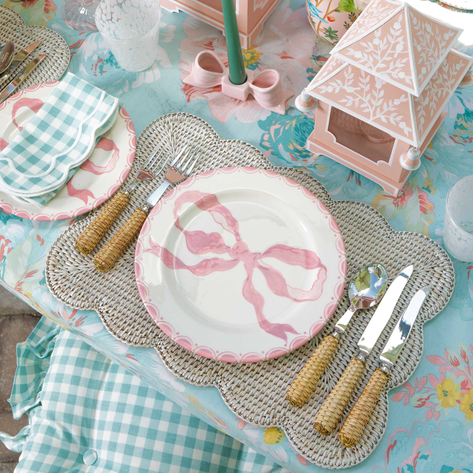 Marilyn Pink Bow Dinner Plates (Set of 4) - Image 3