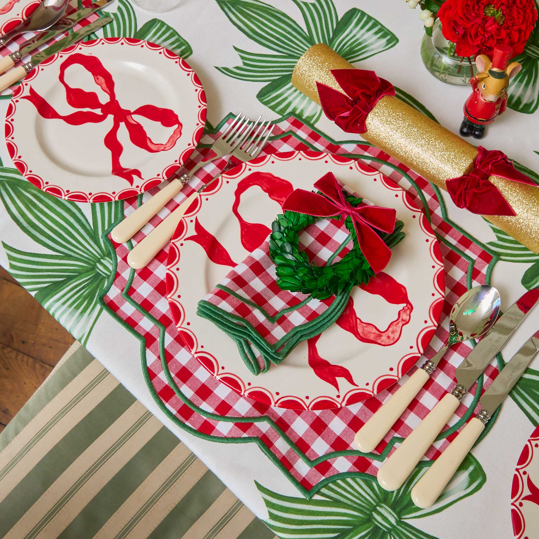 Marilyn Red Bow Starter Plate - Image 2