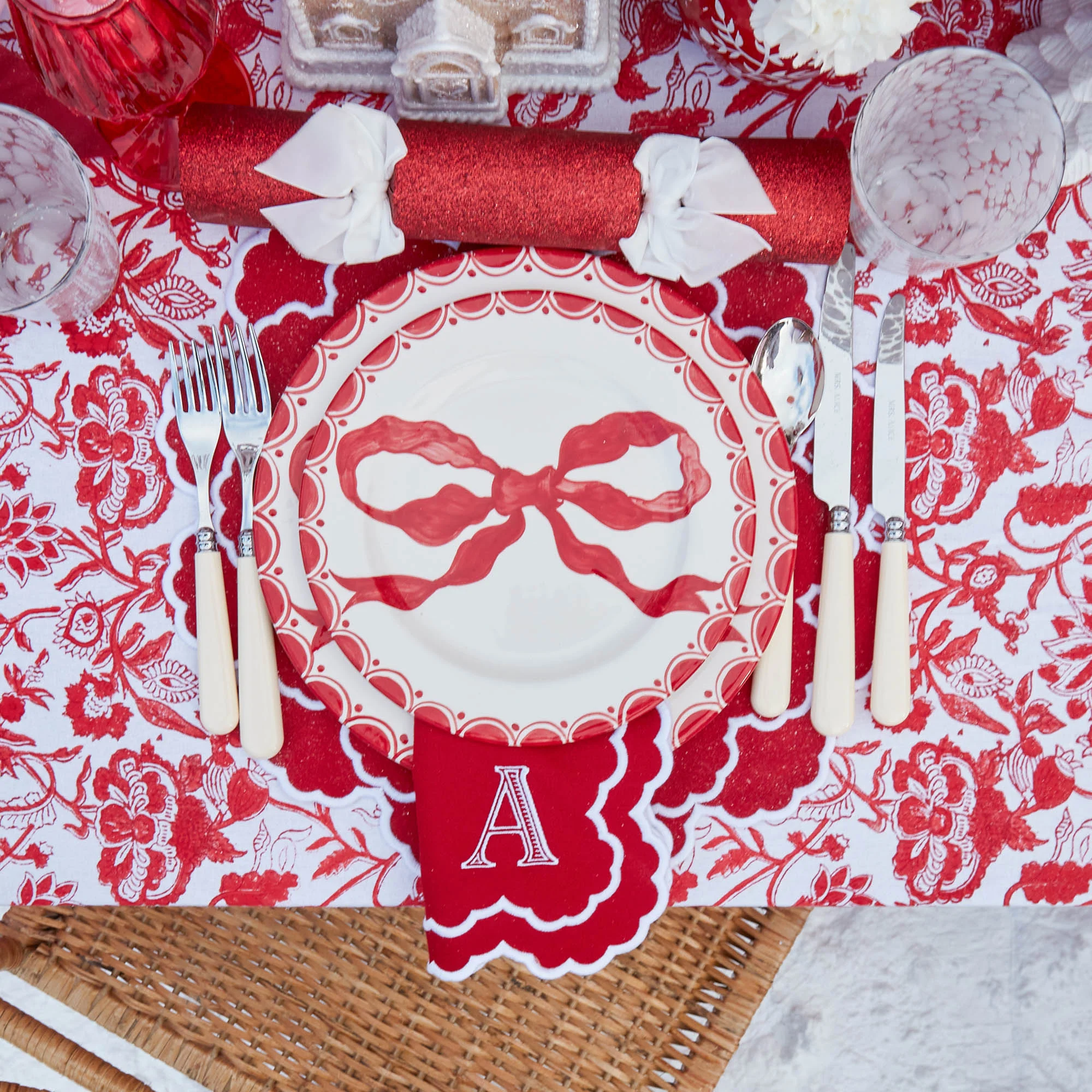 Marilyn Red Bow Starter Plate - Image 25