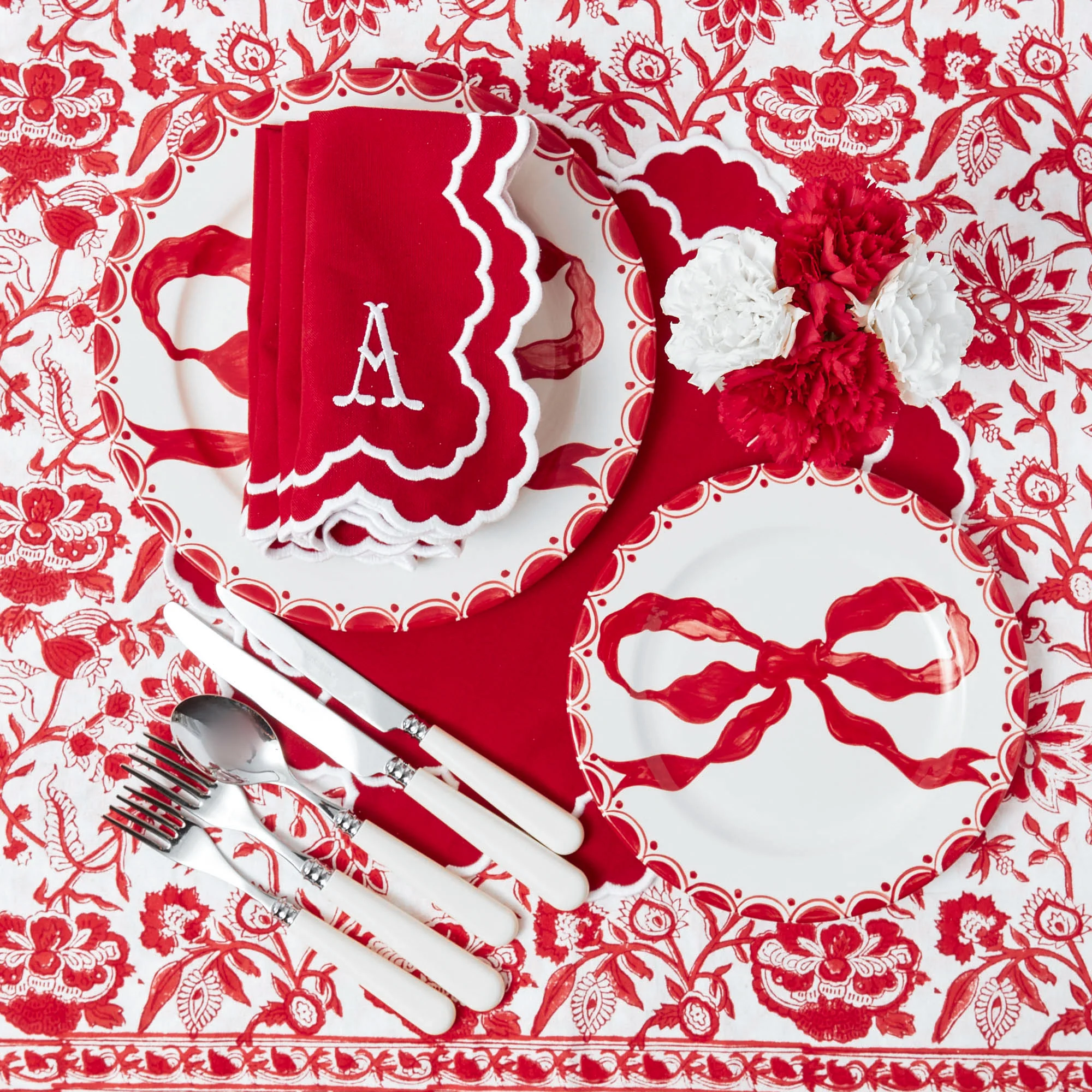 Marilyn Red Bow Starter Plate - Image 26