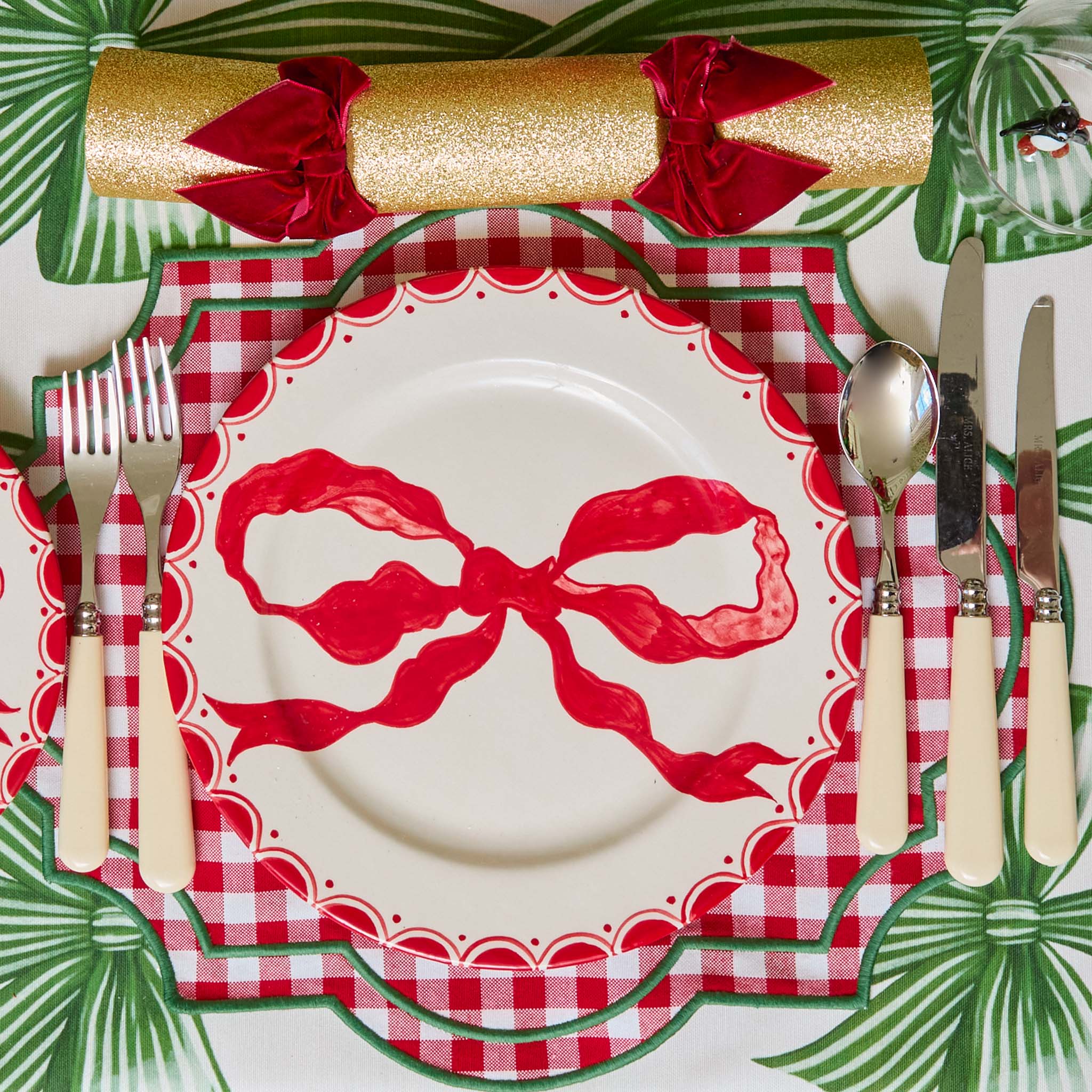 Marilyn Red Bow Starter Plate - Image 5