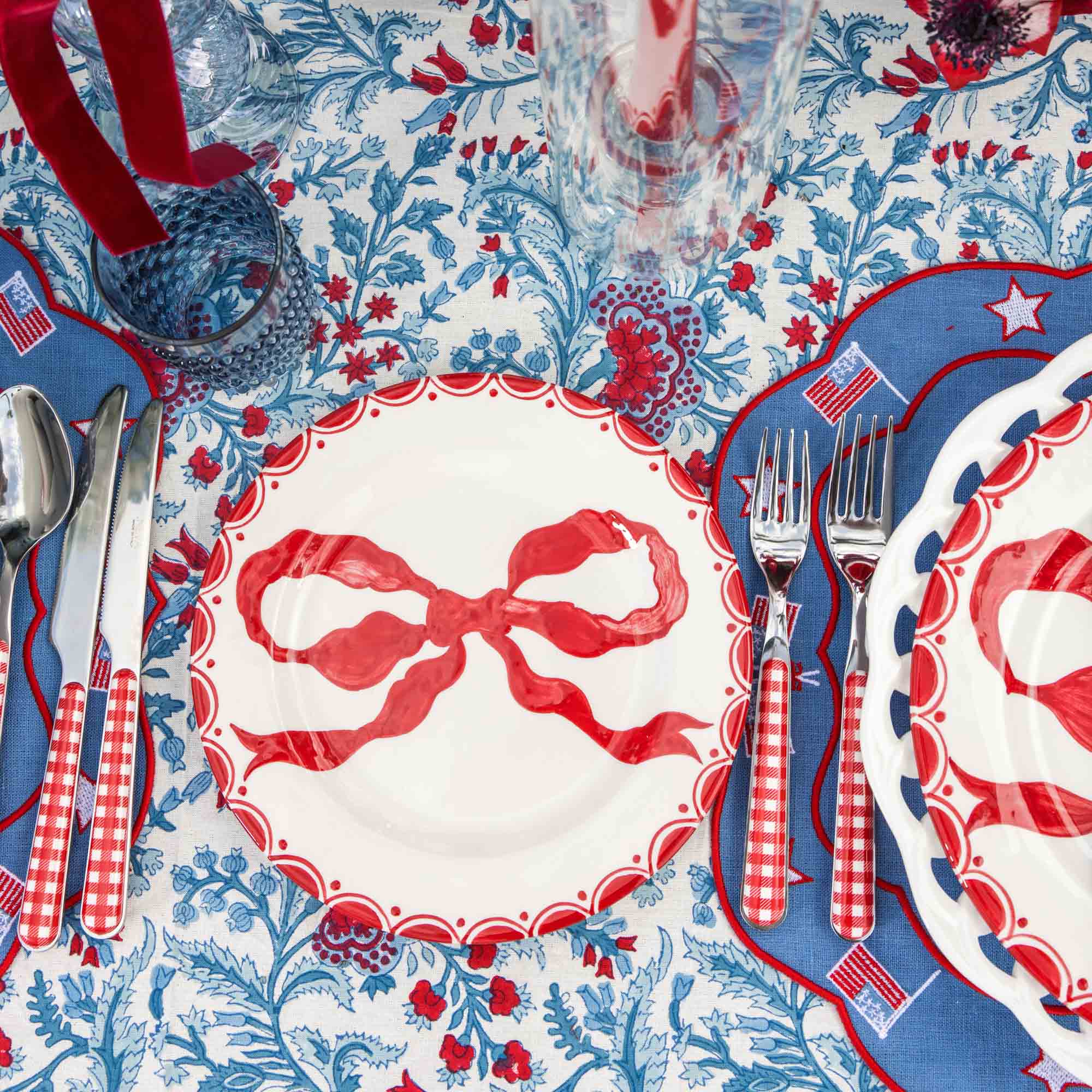 Marilyn Red Bow Starter Plates (Set of 4) - Image 8