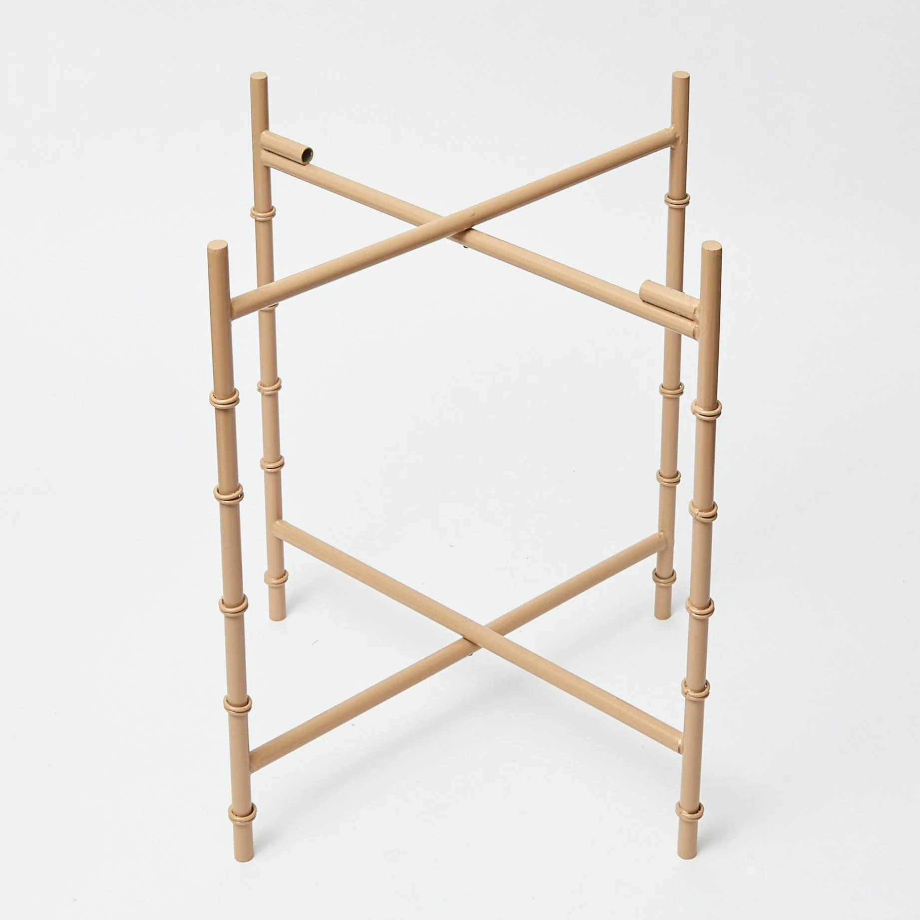 Round Scalloped Rattan Tray With Stand - Image 8