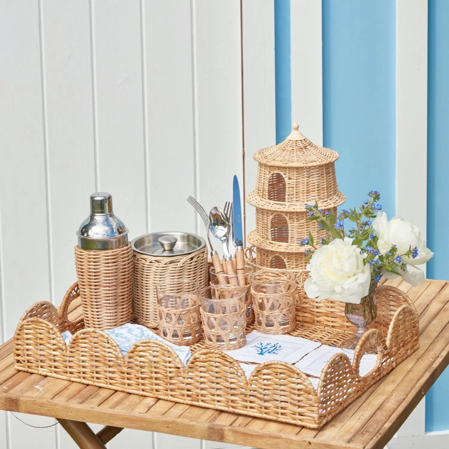 Natural Scalloped Rattan Tray - Image 10