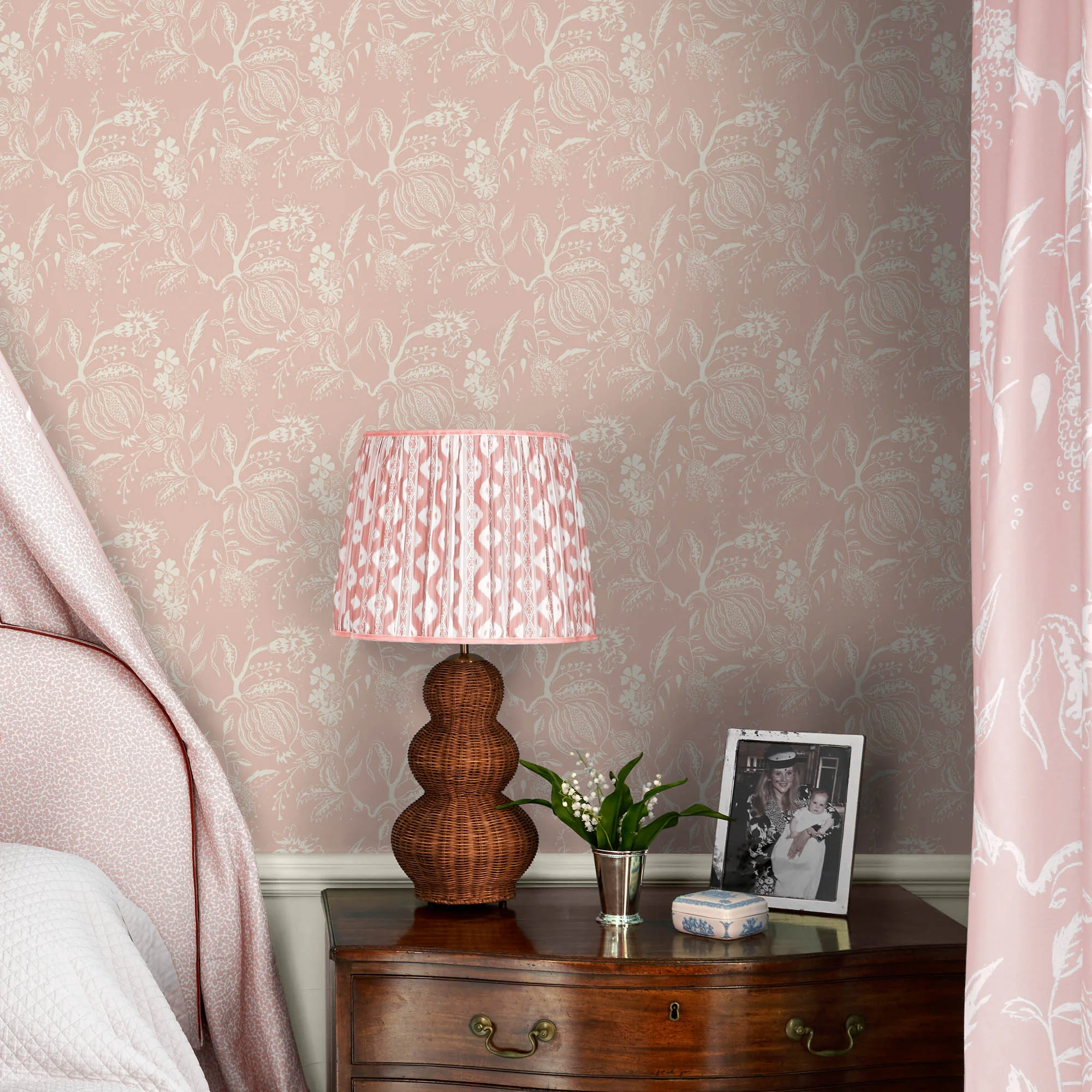 Pink Chelsea Square Wallpaper - Image 3