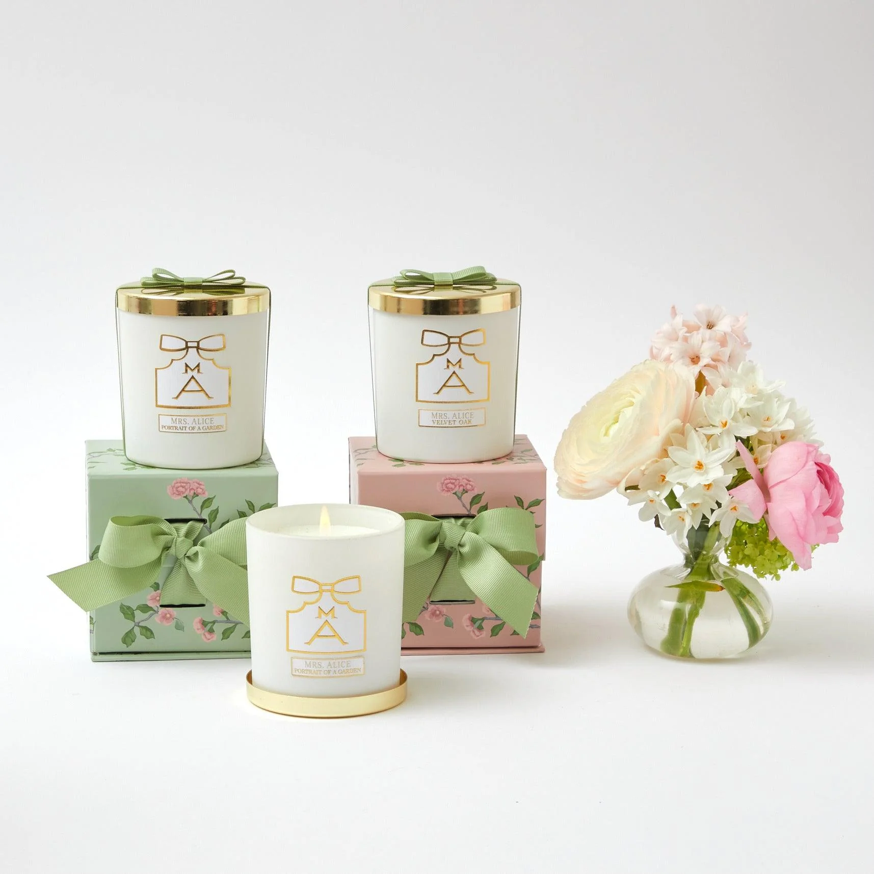 Portrait Of A Garden Scented Candle - Image 13