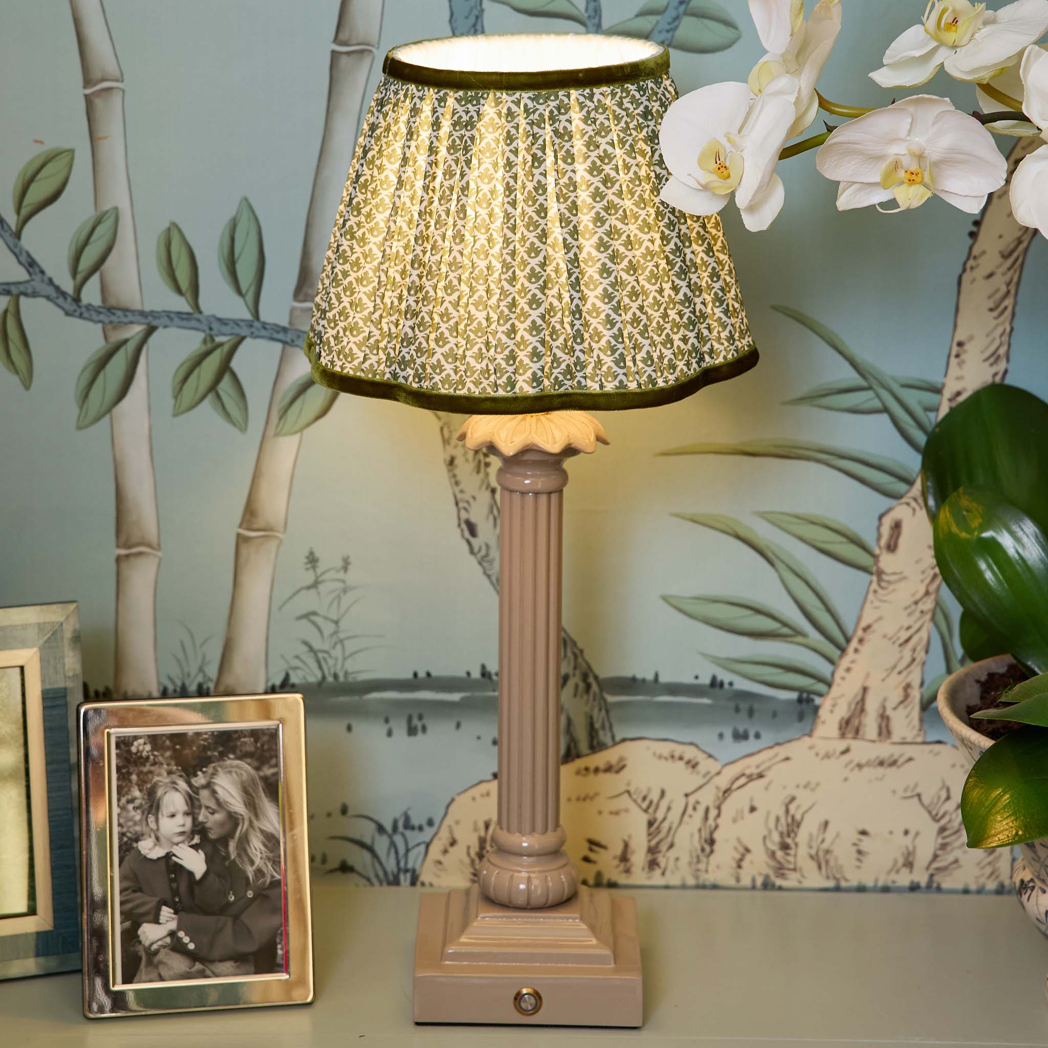 Putty Corinthian Lacquer Rechargeable Lamp - Image 7