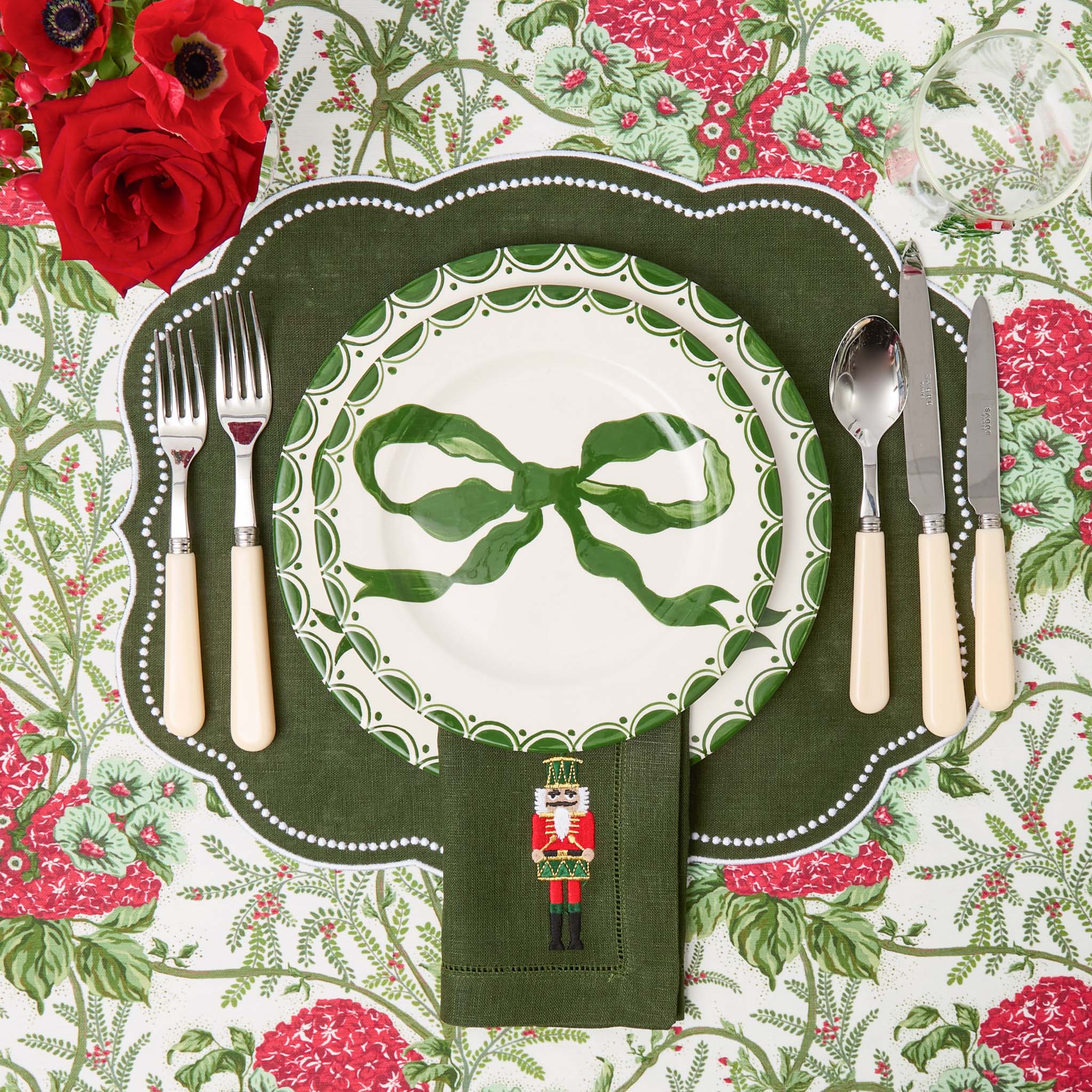 Marilyn Forest Green Bow Starter Plate - Image 7