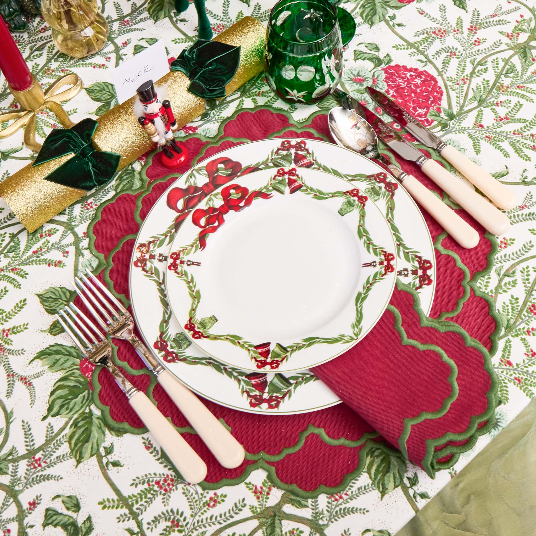 Red & Green Lady Isabella's Garden Tablecloth - Image 3