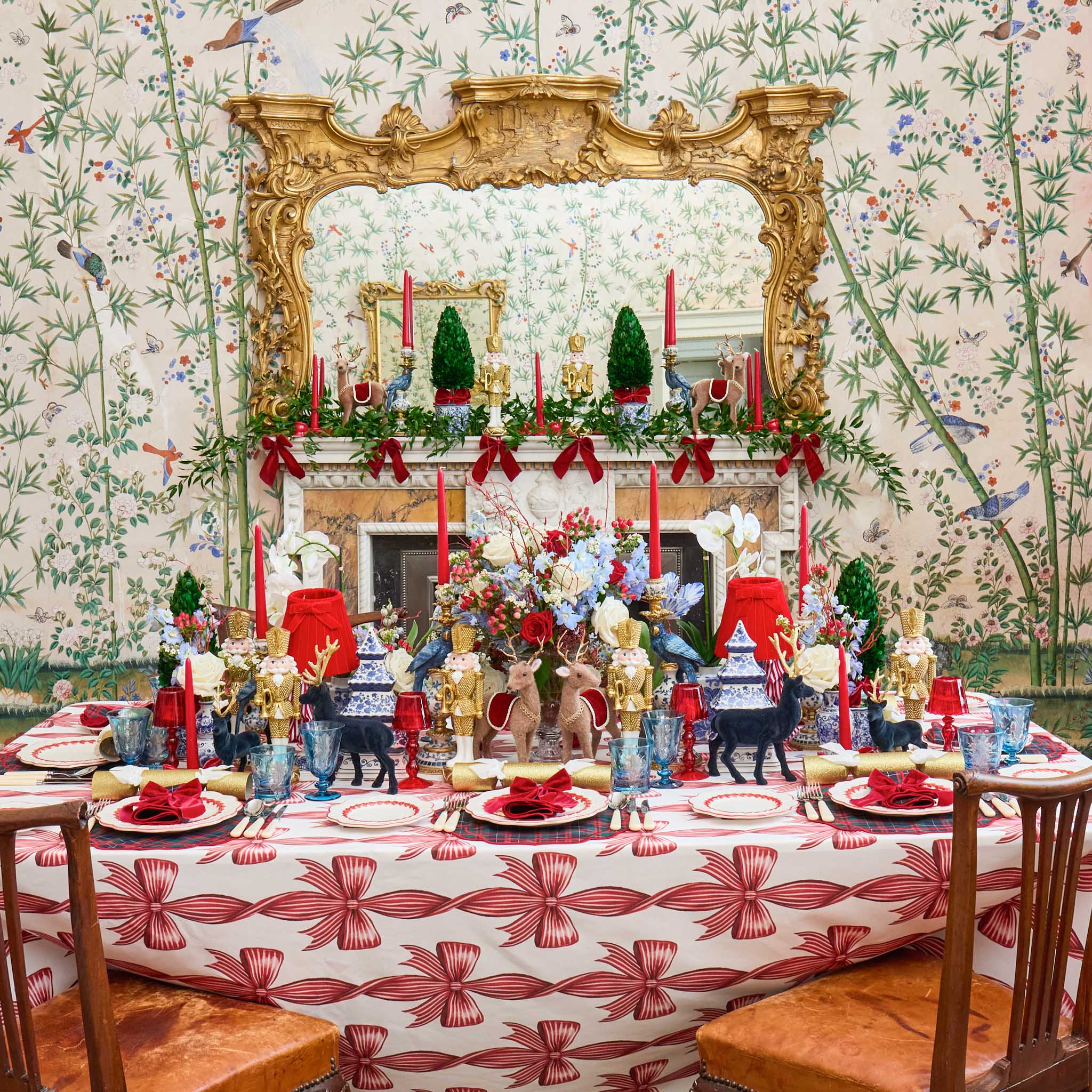 Red Bow Candycane Tablecloth - Image 9