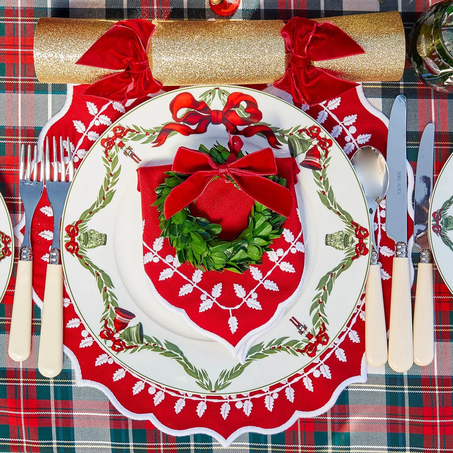 Red Bow Laurel Napkins (Set of 4) - Image 2