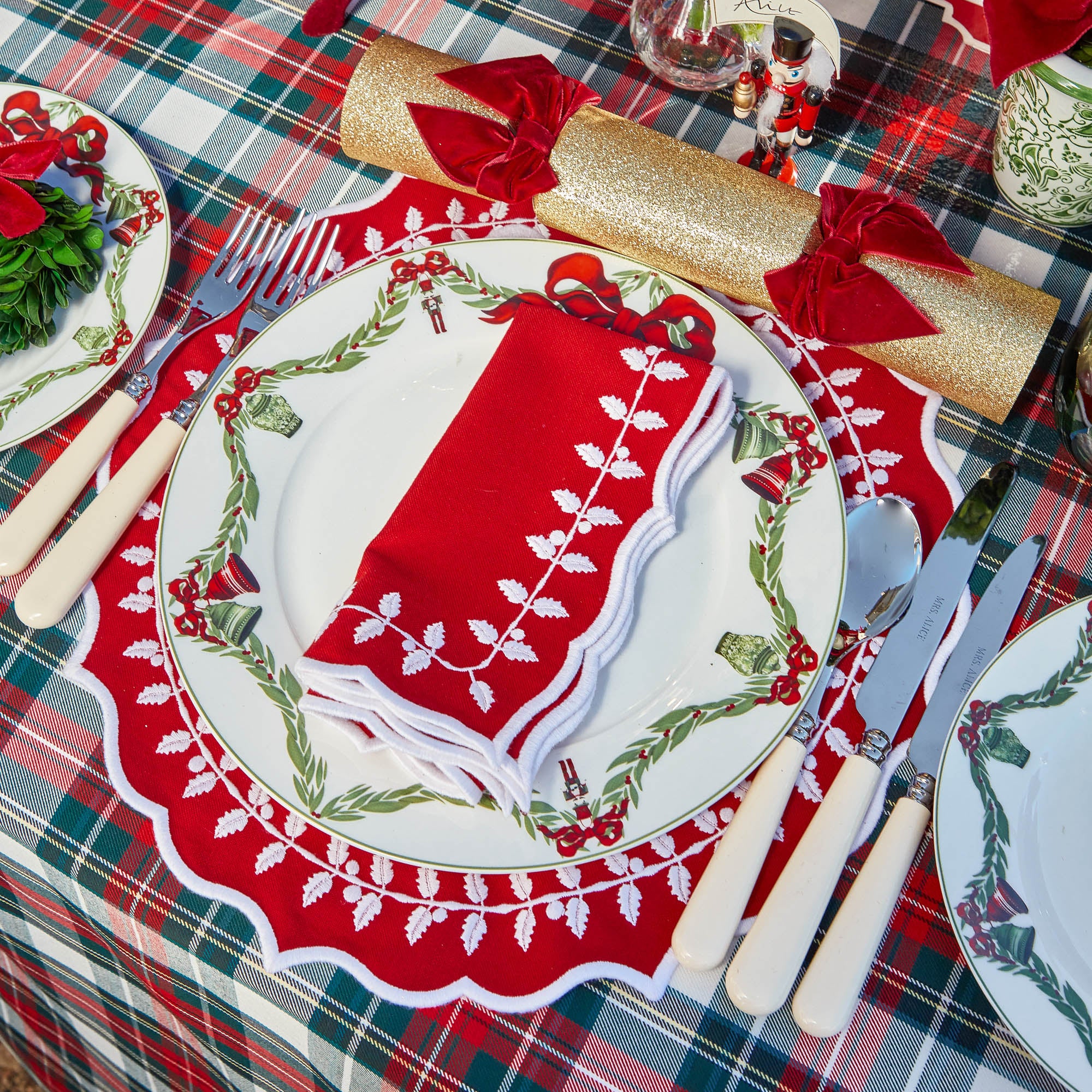 Red Bow Laurel Placemats & Napkins (Set of 4) - Image 2